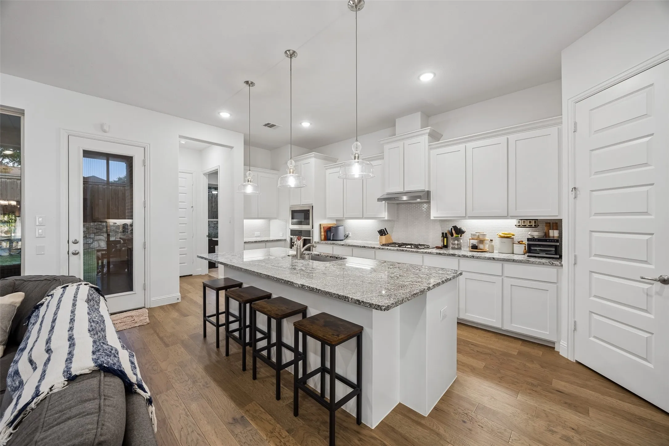 Single Family Residence For Sale in Dallas County , 7507 Coronado Drive, Rowlett, Texas 75088, 2 Bedroom, 3 Bathroom, 2 Garage spaces, 2,000 Sqft, built in 2019, mls#21290891, Real Estate Agent in Rowlett, Homes For Sale in Dallas county, Homes For Sale in Rowlett, Realtor in Rowlett Texas, Real Estate Brokerage Independent Realty Texas, Luminita Cordes Realtor
