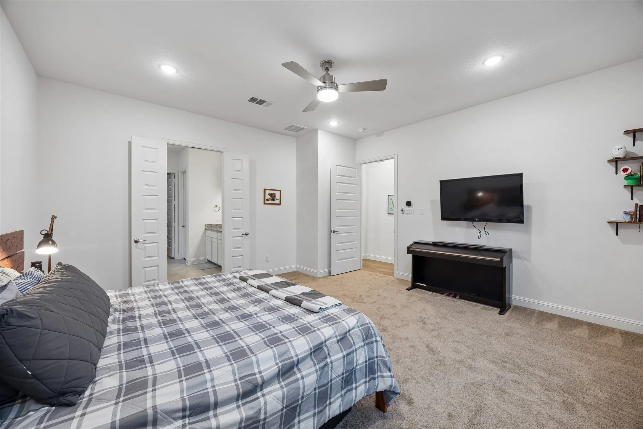 Single Family Residence For Sale in Dallas County , 7507 Coronado Drive, Rowlett, Texas 75088, 2 Bedroom, 3 Bathroom, 2 Garage spaces, 2,000 Sqft, built in 2019, mls#21290891, Real Estate Agent in Rowlett, Homes For Sale in Dallas county, Homes For Sale in Rowlett, Realtor in Rowlett Texas, Real Estate Brokerage Independent Realty Texas, Luminita Cordes Realtor