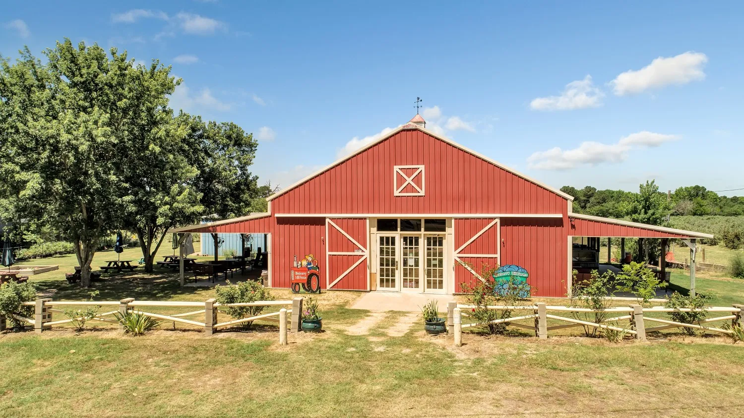 Retail For Sale in Van Zandt County , 10268 FM 314, Edom, Texas 75756, 0, 0, Garage spaces, 0 Sqft, built in 2000, Price $950,000, mls#21291982, Real Estate Agent in Edom, Homes For Sale in Van Zandt county, Homes For Sale in Edom, Realtor in Edom Texas, Real Estate Brokerage Independent Realty Texas, Luminita Cordes Realtor