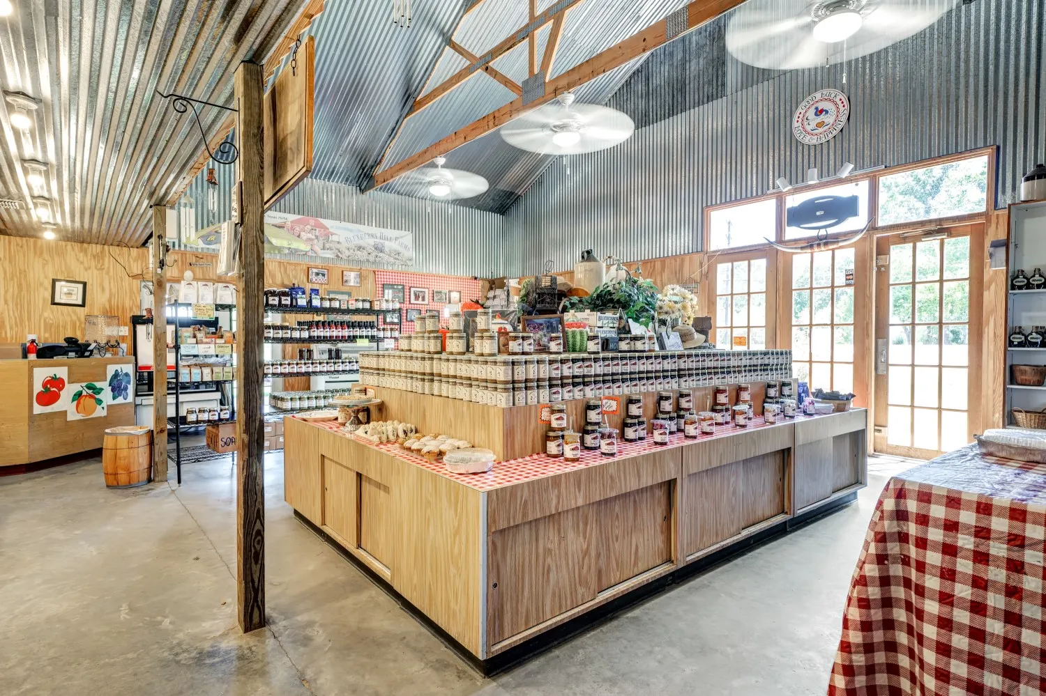 Retail For Sale in Van Zandt County , 10268 FM 314, Edom, Texas 75756, 0, 0, Garage spaces, 0 Sqft, built in 2000, Price $950,000, mls#21291982, Real Estate Agent in Edom, Homes For Sale in Van Zandt county, Homes For Sale in Edom, Realtor in Edom Texas, Real Estate Brokerage Independent Realty Texas, Luminita Cordes Realtor