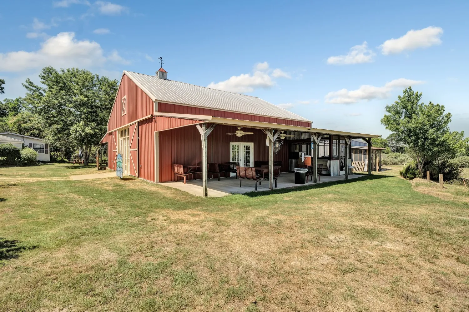 Retail For Sale in Van Zandt County , 10268 FM 314, Edom, Texas 75756, 0, 0, Garage spaces, 0 Sqft, built in 2000, Price $950,000, mls#21291982, Real Estate Agent in Edom, Homes For Sale in Van Zandt county, Homes For Sale in Edom, Realtor in Edom Texas, Real Estate Brokerage Independent Realty Texas, Luminita Cordes Realtor