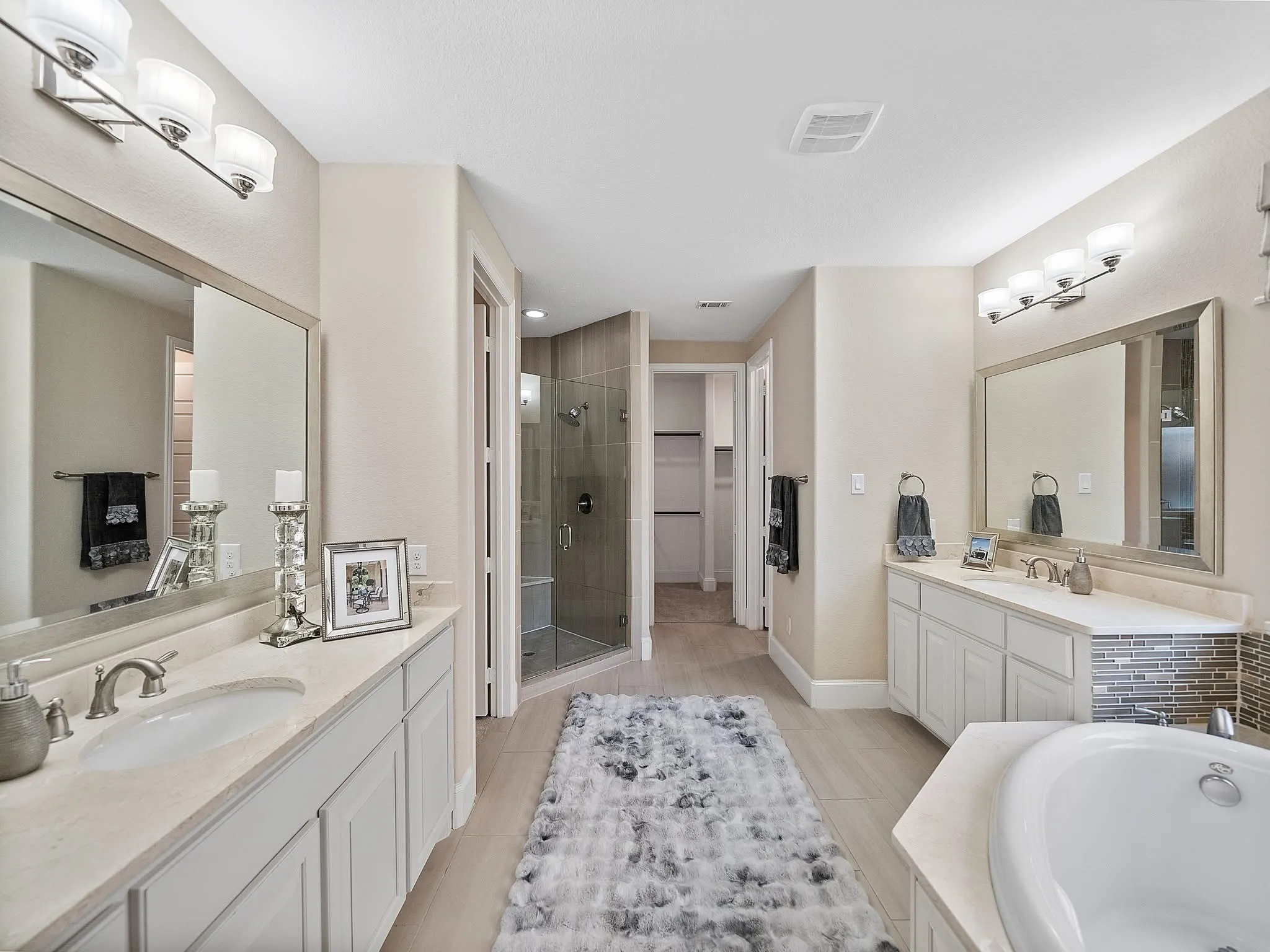 Single Family Residence For Rent in Denton County , 2805 Walnut Creek Lane, The Colony, Texas 75056, 5 Bedroom, 5 Bathroom, 2 Garage spaces, 4,656 Sqft, built in 2015, mls#21292020, Real Estate Agent in The Colony, Homes For Rent in Denton county, Homes For Rent in The Colony, Realtor in The Colony Texas, Real Estate Brokerage Independent Realty Texas, Luminita Cordes Realtor
