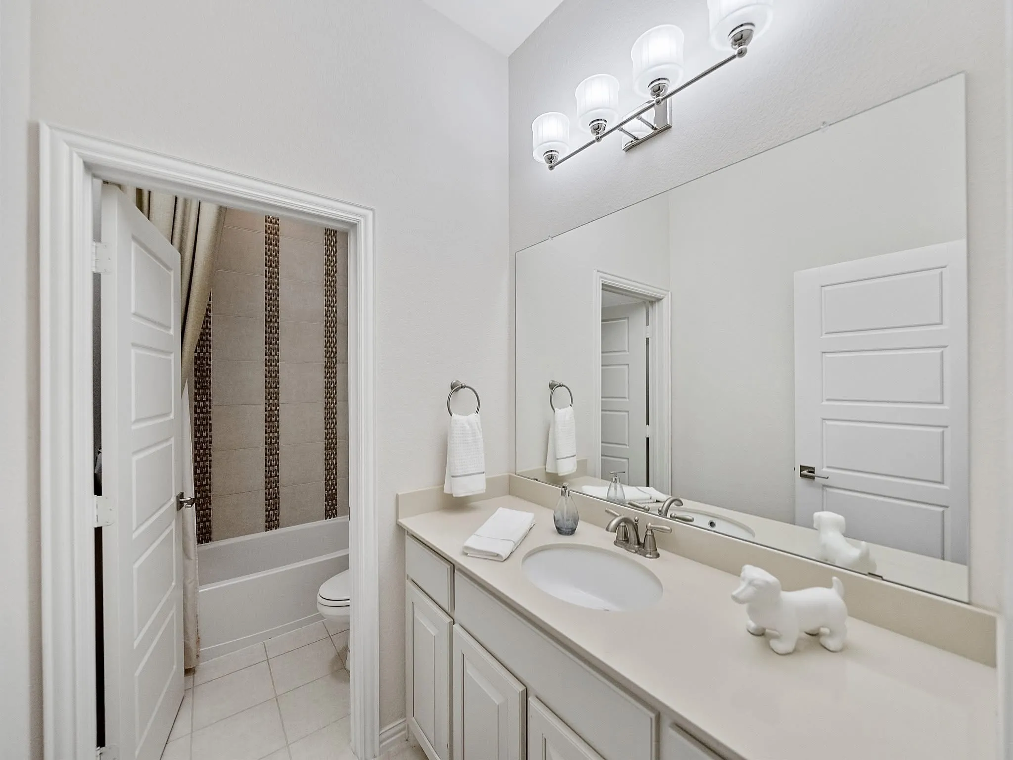 Single Family Residence For Rent in Denton County , 2805 Walnut Creek Lane, The Colony, Texas 75056, 5 Bedroom, 5 Bathroom, 2 Garage spaces, 4,656 Sqft, built in 2015, mls#21292020, Real Estate Agent in The Colony, Homes For Rent in Denton county, Homes For Rent in The Colony, Realtor in The Colony Texas, Real Estate Brokerage Independent Realty Texas, Luminita Cordes Realtor