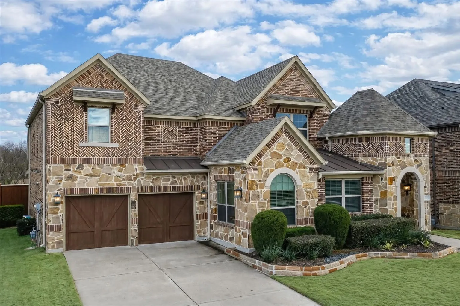 Single Family Residence For Rent in Denton County , 2805 Walnut Creek Lane, The Colony, Texas 75056, 5 Bedroom, 5 Bathroom, 2 Garage spaces, 4,656 Sqft, built in 2015, mls#21292020, Real Estate Agent in The Colony, Homes For Rent in Denton county, Homes For Rent in The Colony, Realtor in The Colony Texas, Real Estate Brokerage Independent Realty Texas, Luminita Cordes Realtor