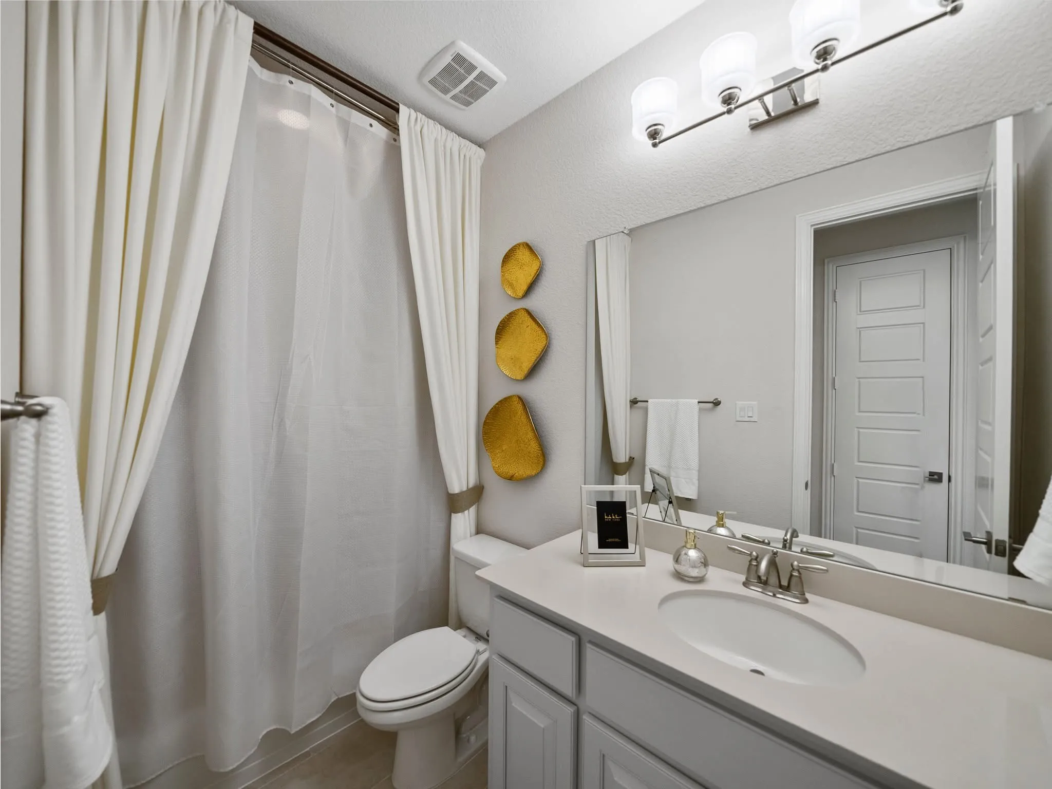 Single Family Residence For Rent in Denton County , 2805 Walnut Creek Lane, The Colony, Texas 75056, 5 Bedroom, 5 Bathroom, 2 Garage spaces, 4,656 Sqft, built in 2015, mls#21292020, Real Estate Agent in The Colony, Homes For Rent in Denton county, Homes For Rent in The Colony, Realtor in The Colony Texas, Real Estate Brokerage Independent Realty Texas, Luminita Cordes Realtor
