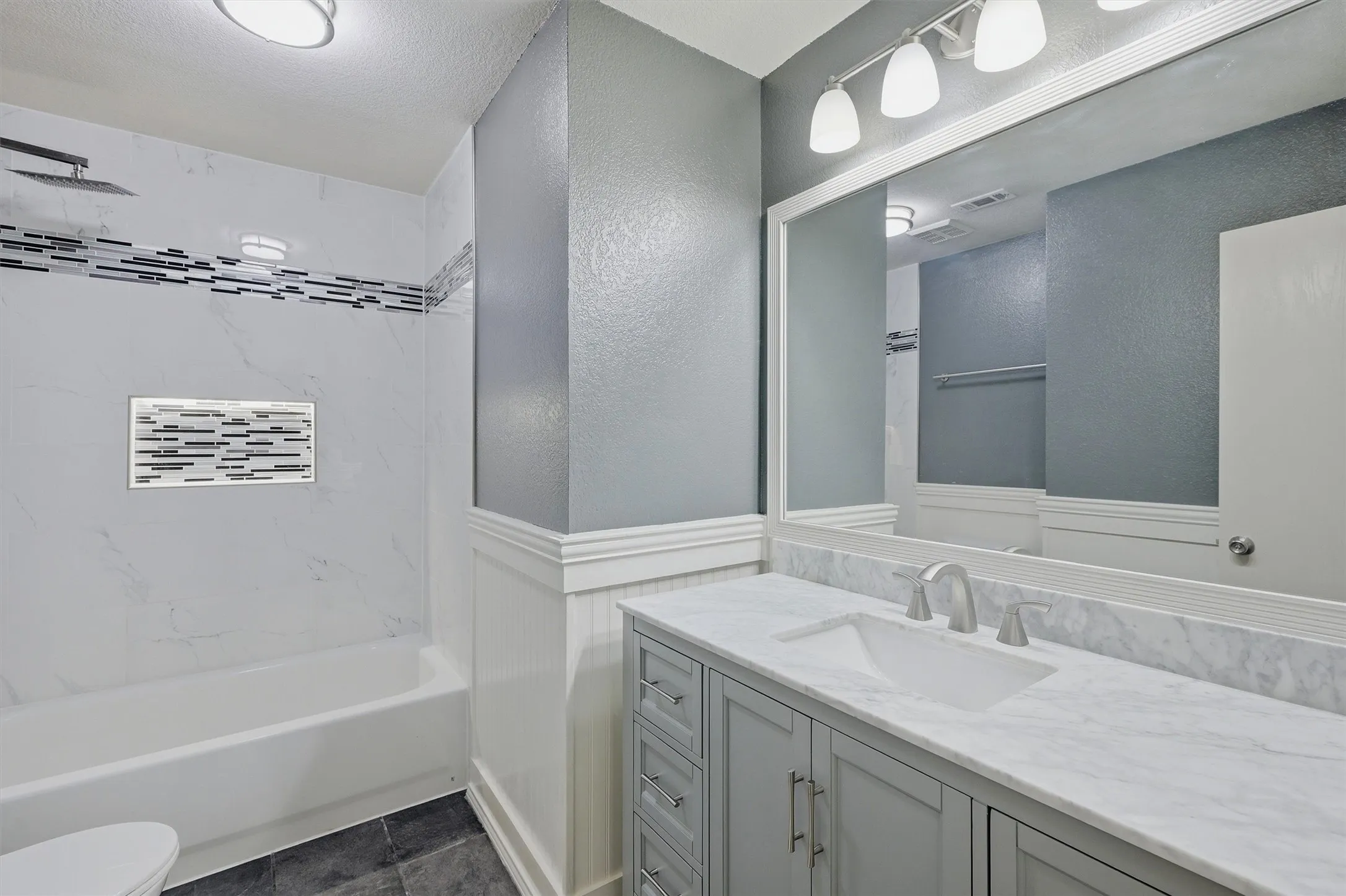 Single Family Residence For Rent in Collin County , 2304 Pheasant Run, Melissa, Texas 75454, 3 Bedroom, 2 Bathroom, 2 Garage spaces, 1,872 Sqft, built in 2003, Price $2,095, mls#21292005, Real Estate Agent in Melissa, Homes For Rent in Collin county, Homes For Rent in Melissa, Realtor in Melissa Texas, Real Estate Brokerage Independent Realty Texas, Luminita Cordes Realtor