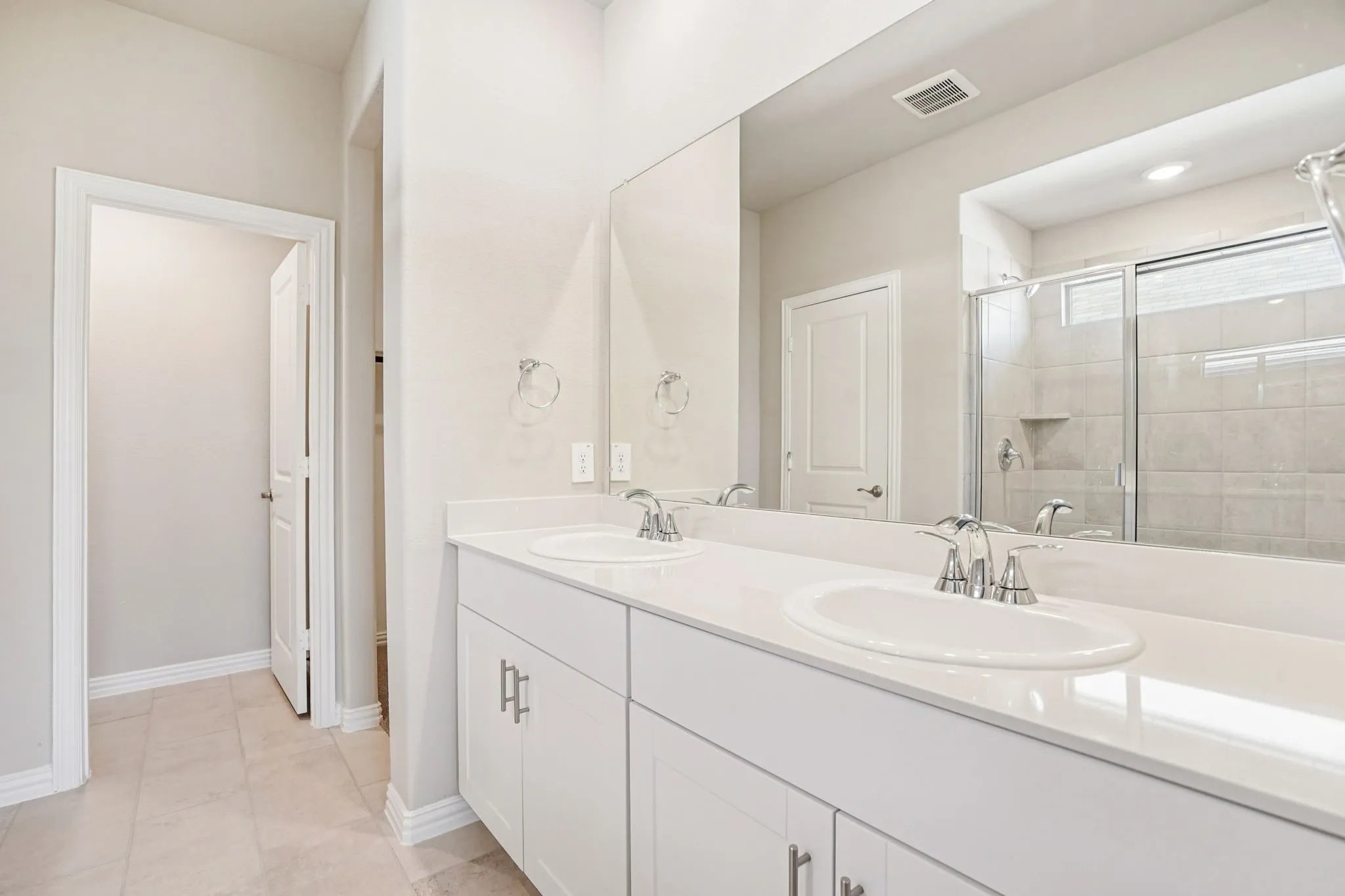 Photo is not of the actual home, but is an inspirational photo of builder’s model home and may depict options, furnishings, and/or decorator features that are not included.