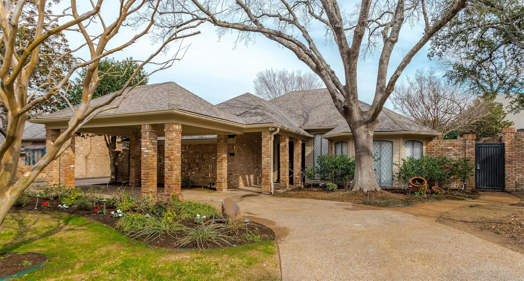 Single Family Residence For Rent in Dallas County , 11712 Forest Court, Dallas, Texas 75230, 4 Bedrooms, 5 Bathrooms, 2 Garage spaces, 3,788 Sqft, built in 1982, Price $15,000, mls#21292038, Real Estate Agent in Dallas, Homes For Rent in Dallas county, Homes For Rent in Dallas, Realtor in Dallas Texas, Real Estate Brokerage Independent Realty Texas, Luminita Cordes Realtor