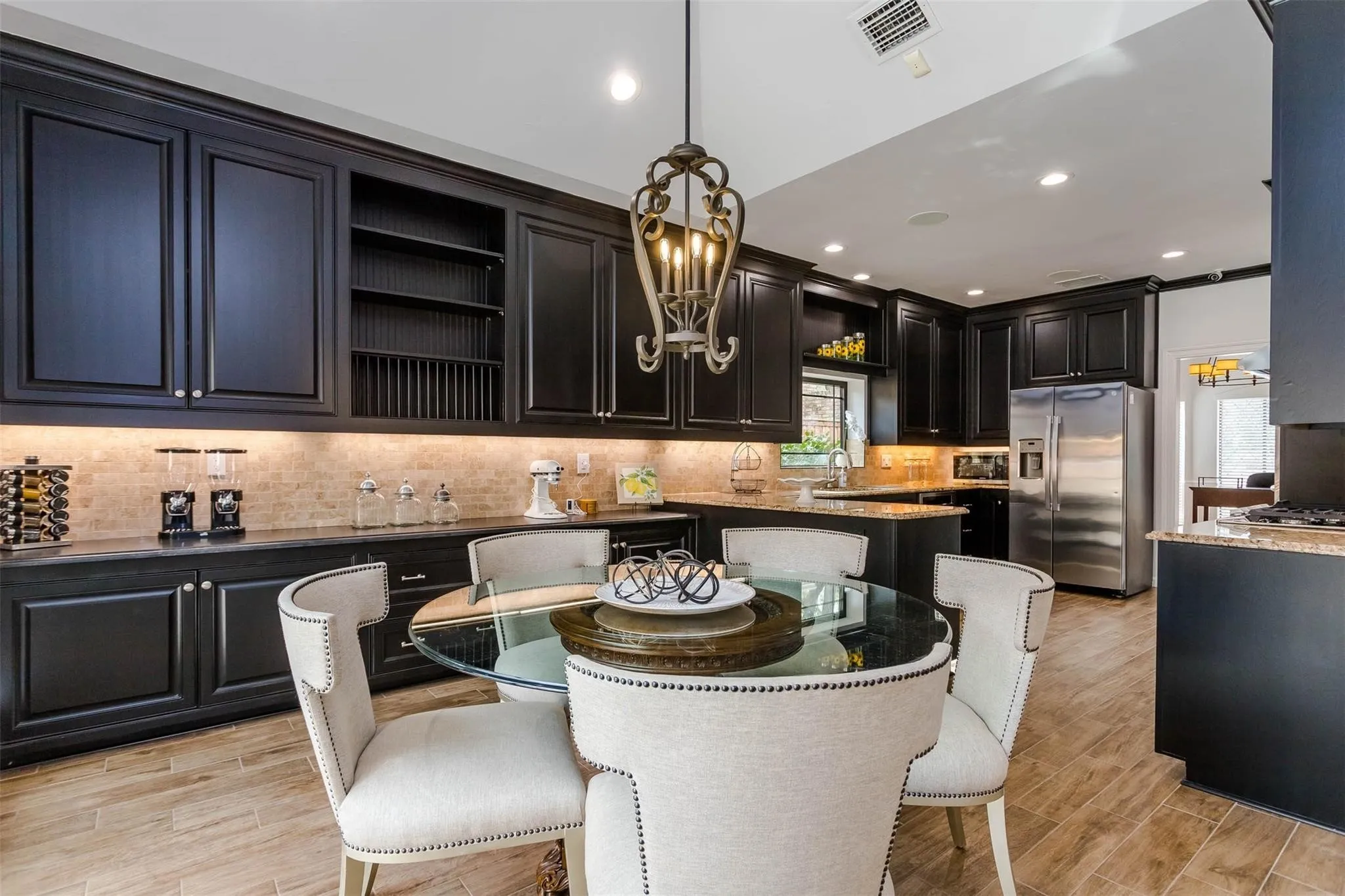 Single Family Residence For Rent in Dallas County , 11712 Forest Court, Dallas, Texas 75230, 4 Bedrooms, 5 Bathrooms, 2 Garage spaces, 3,788 Sqft, built in 1982, Price $15,000, mls#21292038, Real Estate Agent in Dallas, Homes For Rent in Dallas county, Homes For Rent in Dallas, Realtor in Dallas Texas, Real Estate Brokerage Independent Realty Texas, Luminita Cordes Realtor