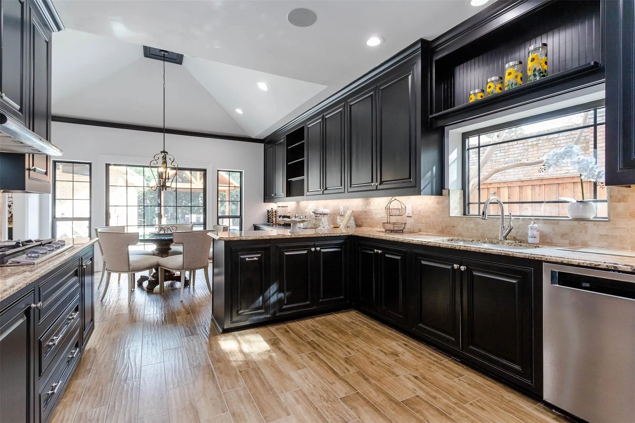 Single Family Residence For Rent in Dallas County , 11712 Forest Court, Dallas, Texas 75230, 4 Bedrooms, 5 Bathrooms, 2 Garage spaces, 3,788 Sqft, built in 1982, Price $15,000, mls#21292038, Real Estate Agent in Dallas, Homes For Rent in Dallas county, Homes For Rent in Dallas, Realtor in Dallas Texas, Real Estate Brokerage Independent Realty Texas, Luminita Cordes Realtor