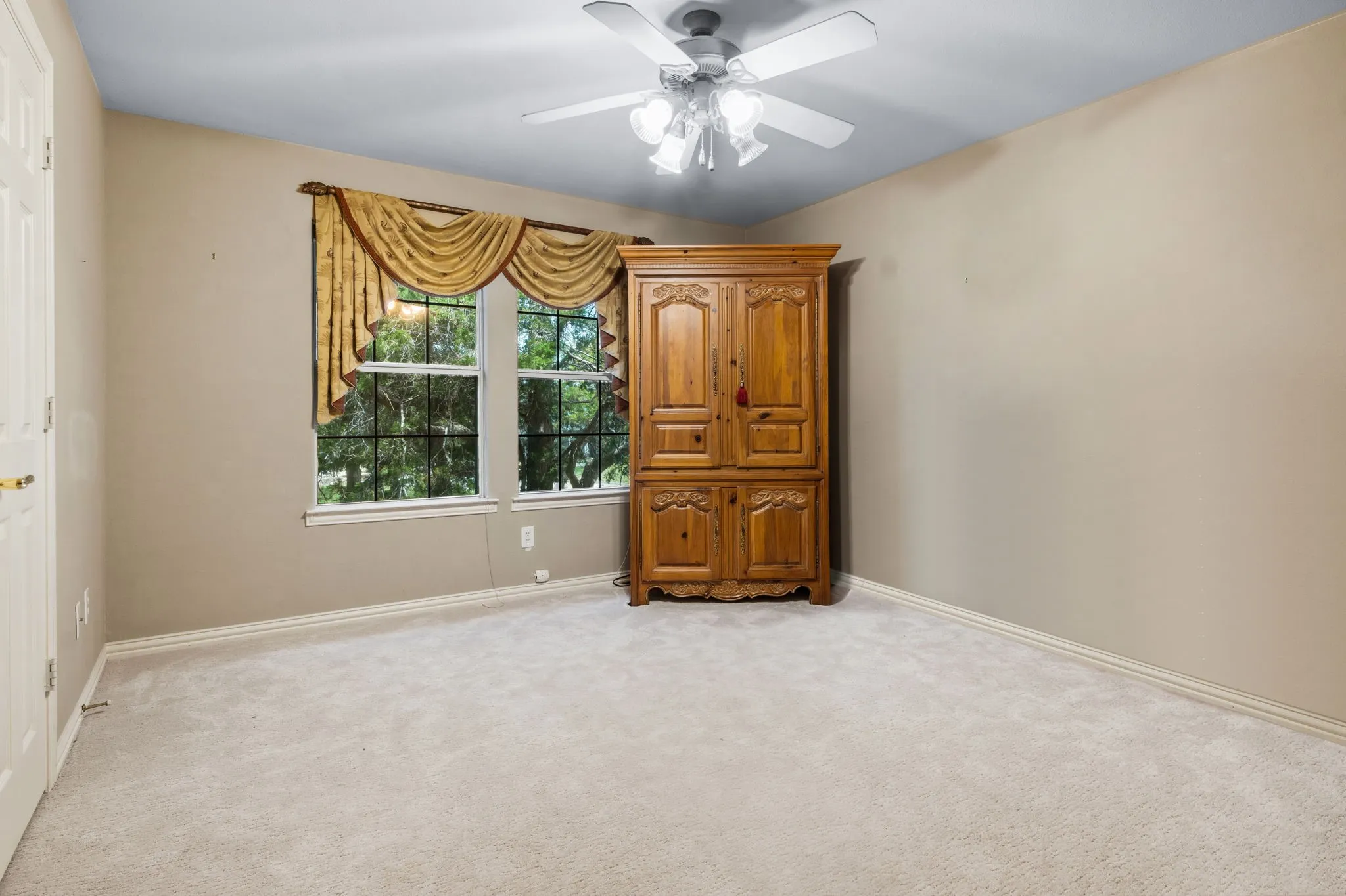 Single Family Residence For Sale in Grayson County , 125 Palmer Lane, Pottsboro, Texas 75076, 4 Bedroom, 4 Bathroom, 3 Garage spaces, 3,311 Sqft, built in 1997, mls#21282027, Real Estate Agent in Pottsboro, Homes For Sale in Grayson county, Homes For Sale in Pottsboro, Realtor in Pottsboro Texas, Real Estate Brokerage Independent Realty Texas, Luminita Cordes Realtor