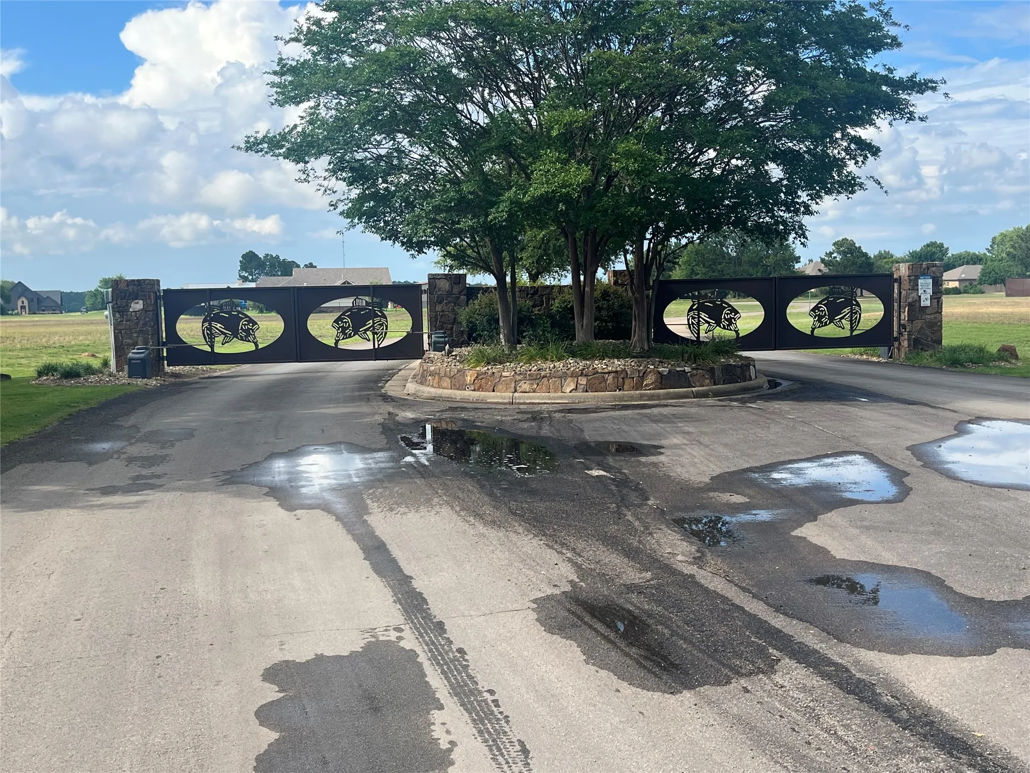 Gate to water