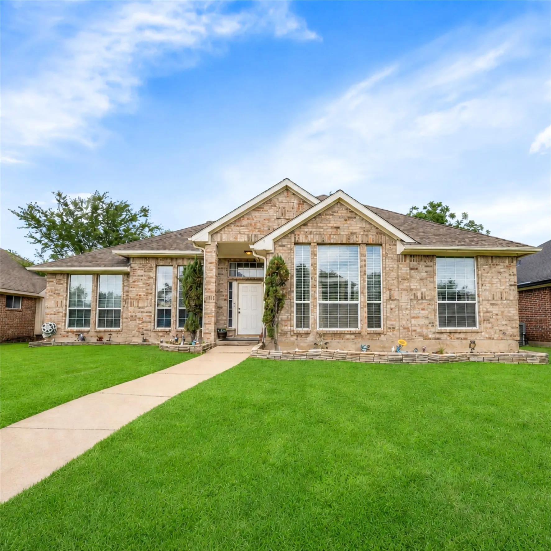 Single Family Residence For Sale in Dallas County , 1623 Ariel Drive, Mesquite, Texas 75181, 3 Bedroom, 2 Bathroom, 2 Garage spaces, 1,936 Sqft, built in 1994, mls#21289151, Real Estate Agent in Mesquite, Homes For Sale in Dallas county, Homes For Sale in Mesquite, Realtor in Mesquite Texas, Real Estate Brokerage Independent Realty Texas, Luminita Cordes Realtor