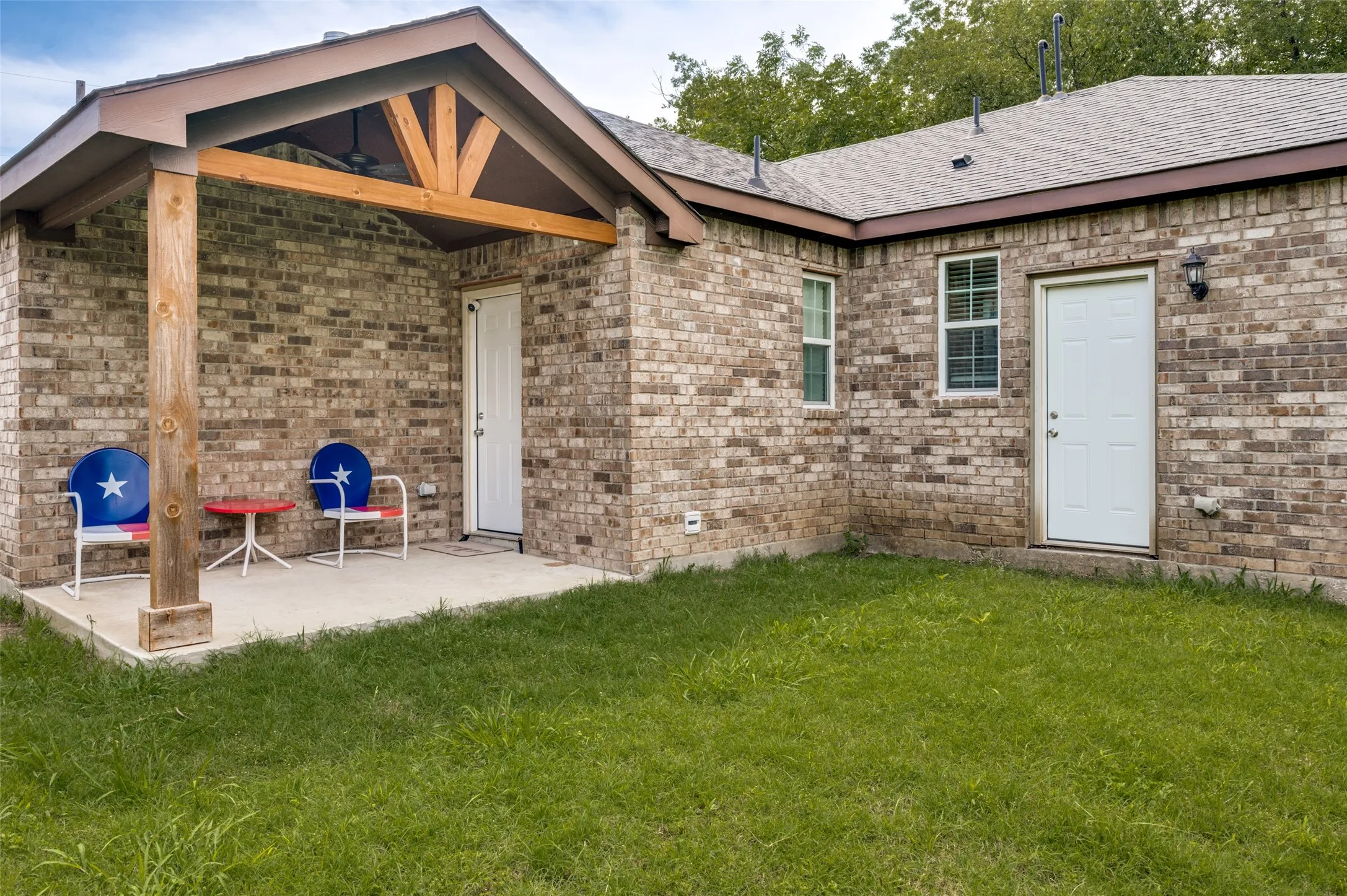 Single Family Residence For Sale in Cooke County , 343 N Morris Street, Gainesville, Texas 76240, 3 Bedroom, 2 Bathroom, 1 Garage spaces, 1,490 Sqft, built in 2021, mls#21291869, Real Estate Agent in Gainesville, Homes For Sale in Cooke county, Homes For Sale in Gainesville, Realtor in Gainesville Texas, Real Estate Brokerage Independent Realty Texas, Luminita Cordes Realtor