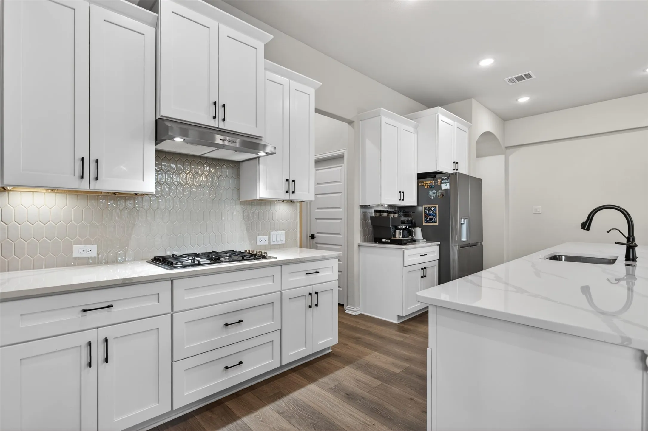Single Family Residence For Sale in Kaufman County , 1121 Alaska Drive, Forney, Texas 75126, 4 Bedroom, 3 Bathroom, 2 Garage spaces, 2,698 Sqft, built in 2023, mls#21291877, Real Estate Agent in Forney, Homes For Sale in Kaufman county, Homes For Sale in Forney, Realtor in Forney Texas, Real Estate Brokerage Independent Realty Texas, Luminita Cordes Realtor