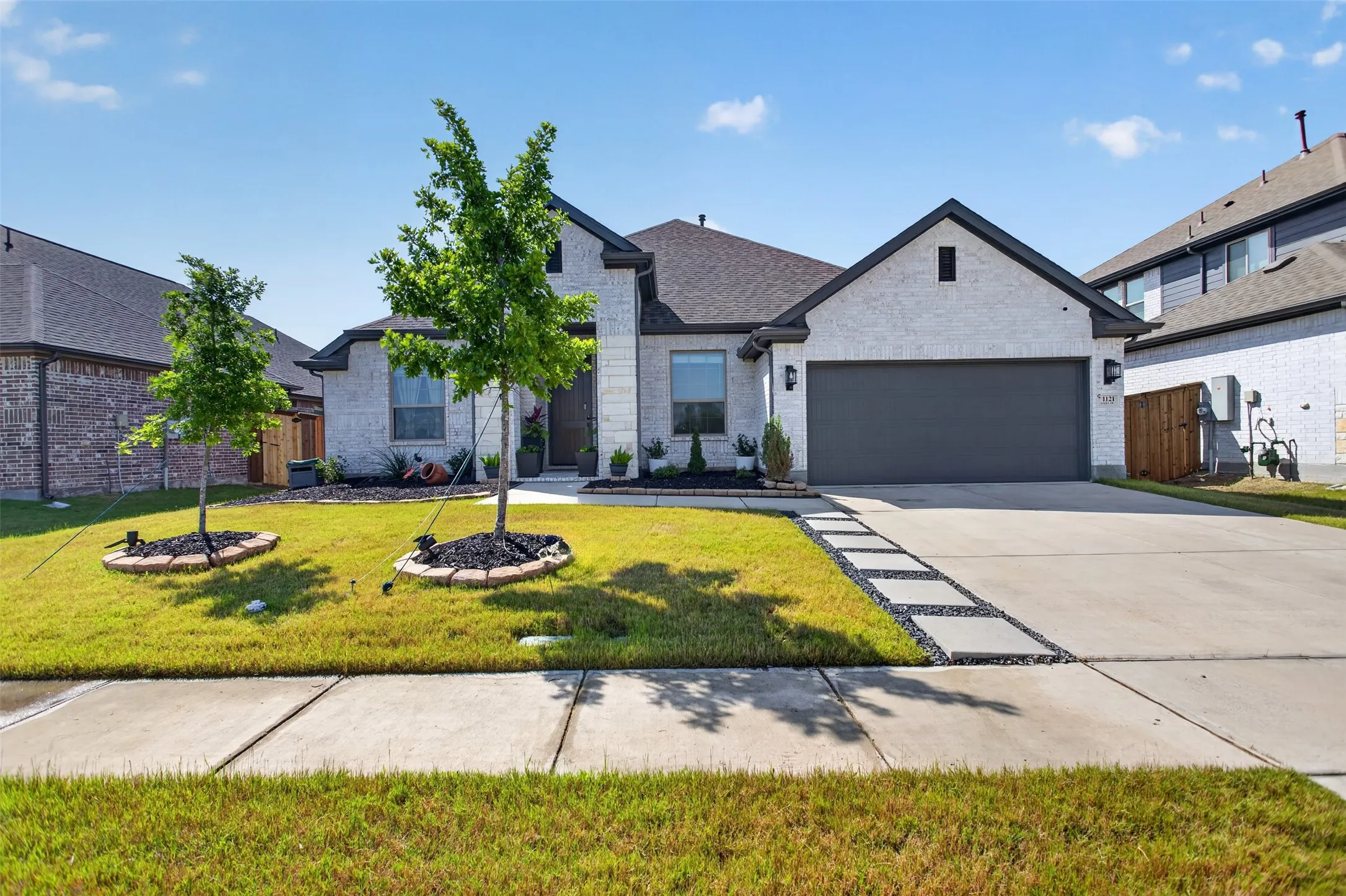 Single Family Residence For Sale in Kaufman County , 1121 Alaska Drive, Forney, Texas 75126, 4 Bedroom, 3 Bathroom, 2 Garage spaces, 2,698 Sqft, built in 2023, mls#21291877, Real Estate Agent in Forney, Homes For Sale in Kaufman county, Homes For Sale in Forney, Realtor in Forney Texas, Real Estate Brokerage Independent Realty Texas, Luminita Cordes Realtor