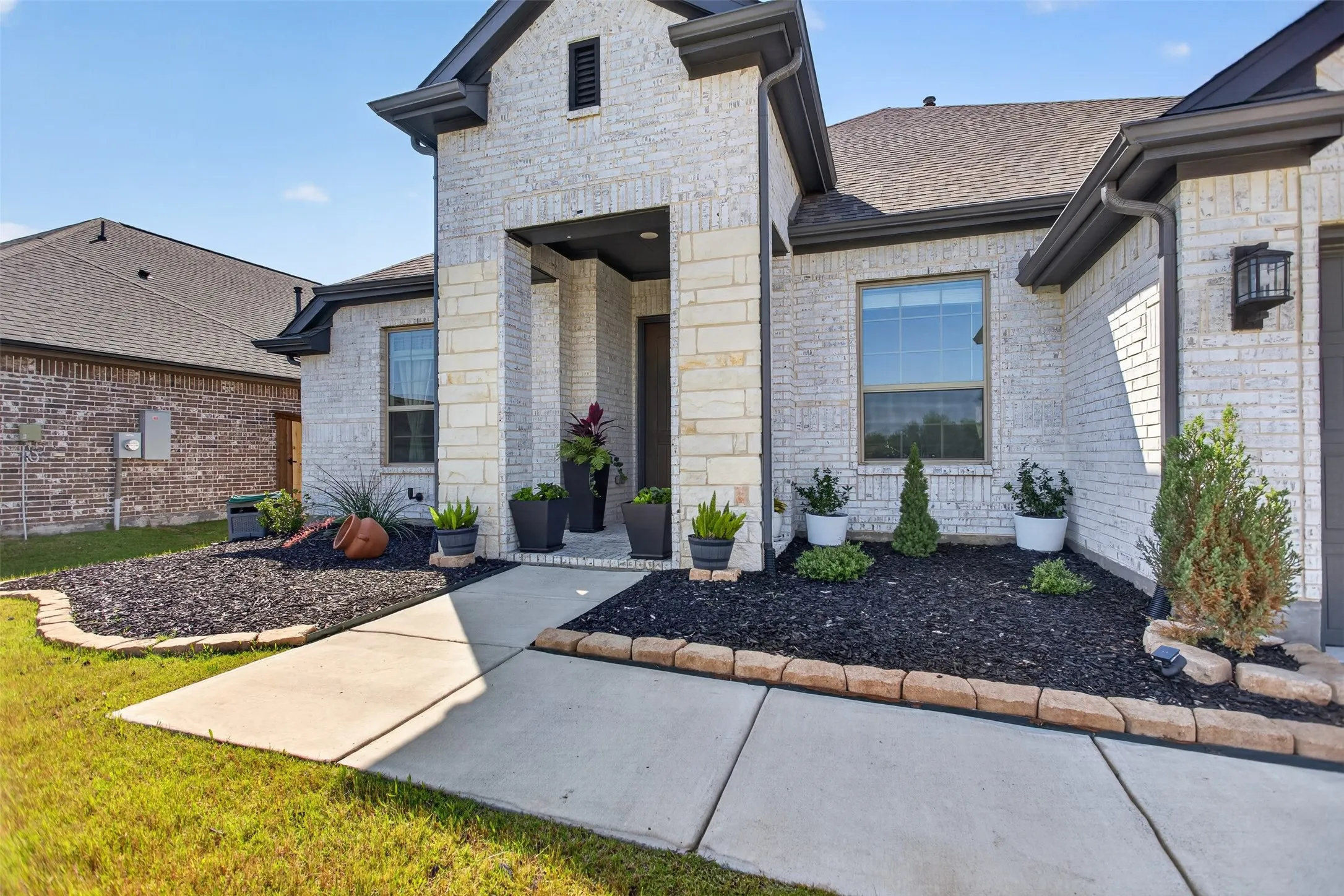 Single Family Residence For Sale in Kaufman County , 1121 Alaska Drive, Forney, Texas 75126, 4 Bedroom, 3 Bathroom, 2 Garage spaces, 2,698 Sqft, built in 2023, mls#21291877, Real Estate Agent in Forney, Homes For Sale in Kaufman county, Homes For Sale in Forney, Realtor in Forney Texas, Real Estate Brokerage Independent Realty Texas, Luminita Cordes Realtor