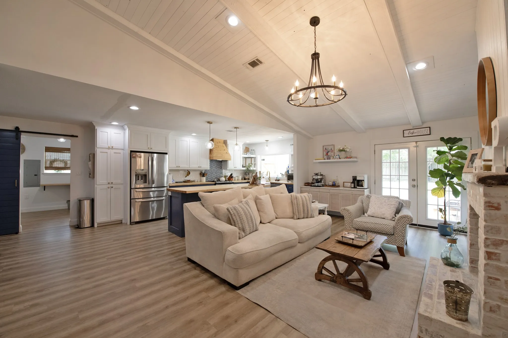 Single Family Residence For Sale in Rockwall County , 119 Reba Road, Heath, Texas 75032, 3 Bedroom, 2 Bathroom, 2 Garage spaces, 2,246 Sqft, built in 1976, mls#21292093, Real Estate Agent in Heath, Homes For Sale in Rockwall county, Homes For Sale in Heath, Realtor in Heath Texas, Real Estate Brokerage Independent Realty Texas, Luminita Cordes Realtor