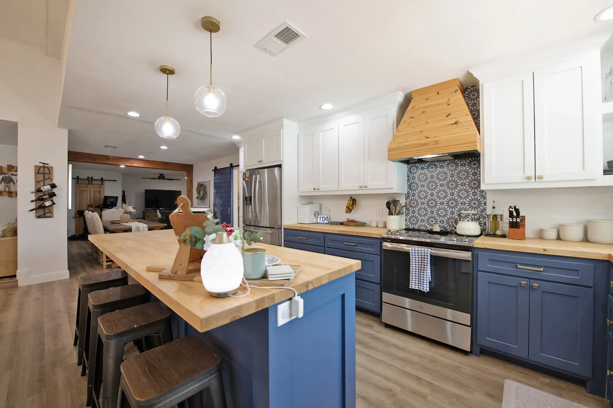 Single Family Residence For Sale in Rockwall County , 119 Reba Road, Heath, Texas 75032, 3 Bedroom, 2 Bathroom, 2 Garage spaces, 2,246 Sqft, built in 1976, mls#21292093, Real Estate Agent in Heath, Homes For Sale in Rockwall county, Homes For Sale in Heath, Realtor in Heath Texas, Real Estate Brokerage Independent Realty Texas, Luminita Cordes Realtor
