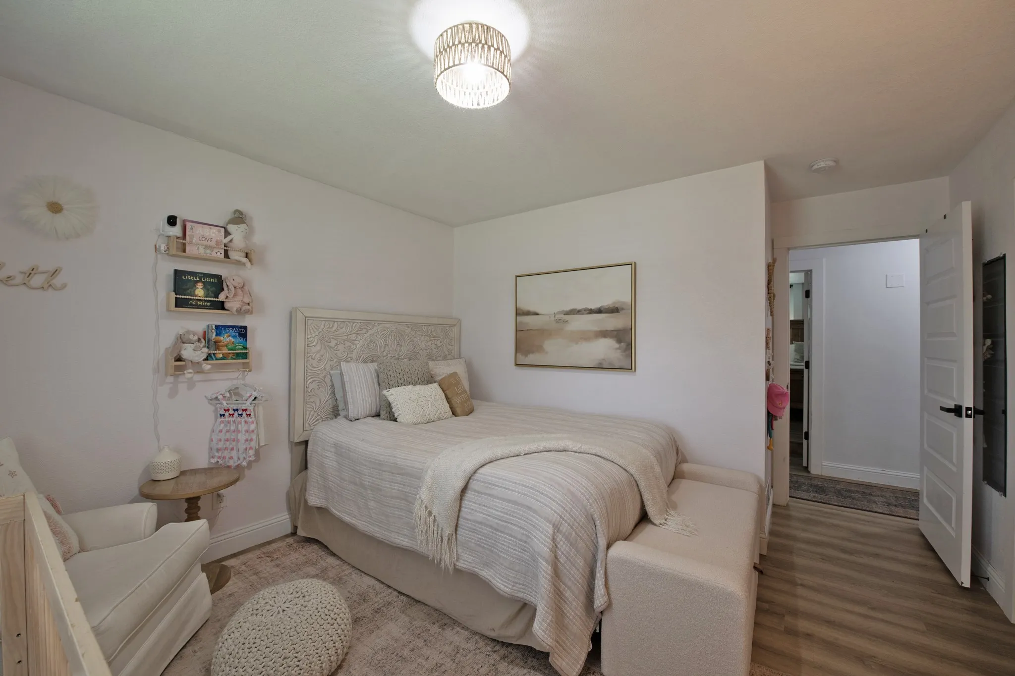 Single Family Residence For Sale in Rockwall County , 119 Reba Road, Heath, Texas 75032, 3 Bedroom, 2 Bathroom, 2 Garage spaces, 2,246 Sqft, built in 1976, mls#21292093, Real Estate Agent in Heath, Homes For Sale in Rockwall county, Homes For Sale in Heath, Realtor in Heath Texas, Real Estate Brokerage Independent Realty Texas, Luminita Cordes Realtor