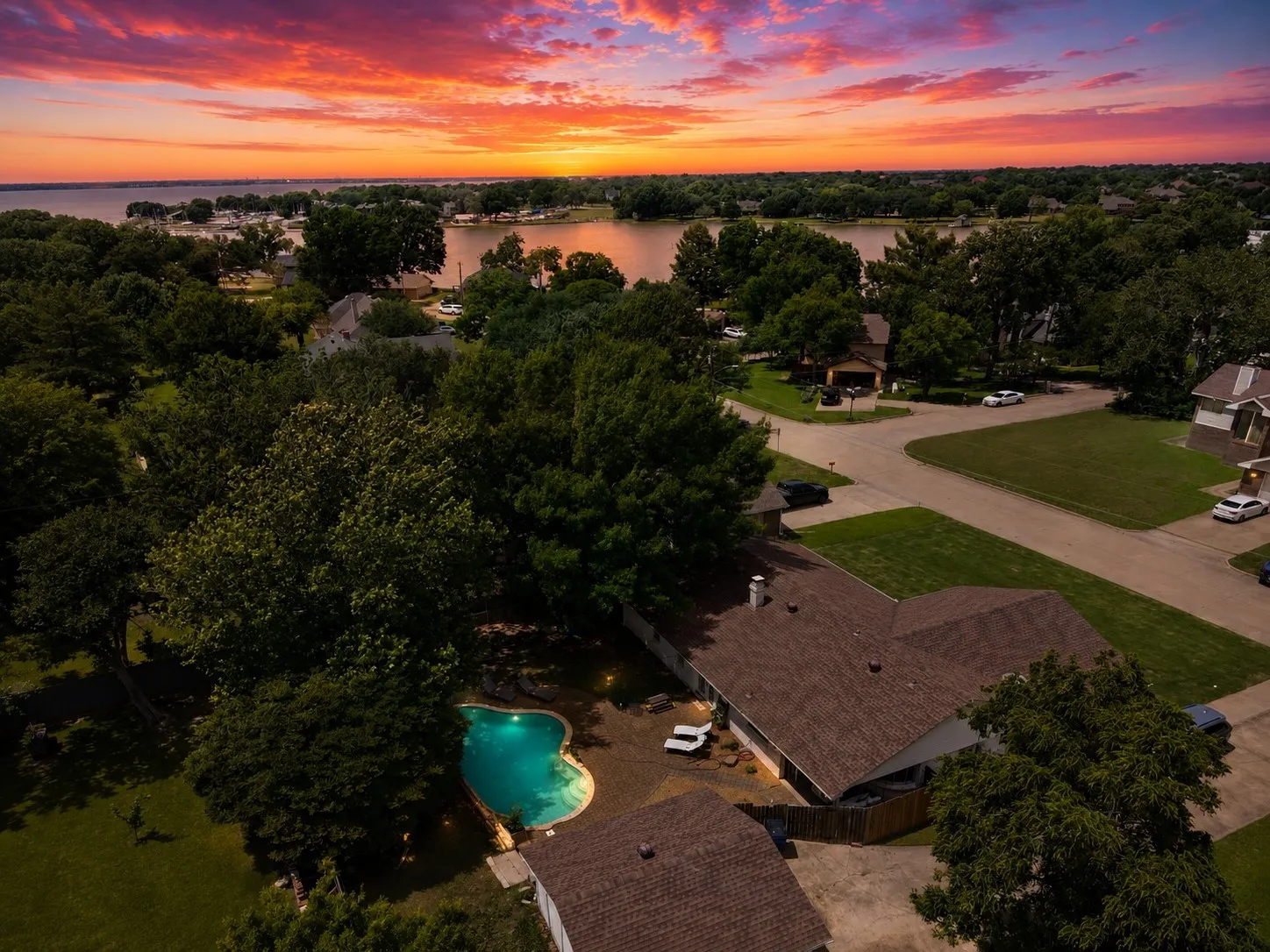 Single Family Residence For Sale in Rockwall County , 119 Reba Road, Heath, Texas 75032, 3 Bedroom, 2 Bathroom, 2 Garage spaces, 2,246 Sqft, built in 1976, mls#21292093, Real Estate Agent in Heath, Homes For Sale in Rockwall county, Homes For Sale in Heath, Realtor in Heath Texas, Real Estate Brokerage Independent Realty Texas, Luminita Cordes Realtor