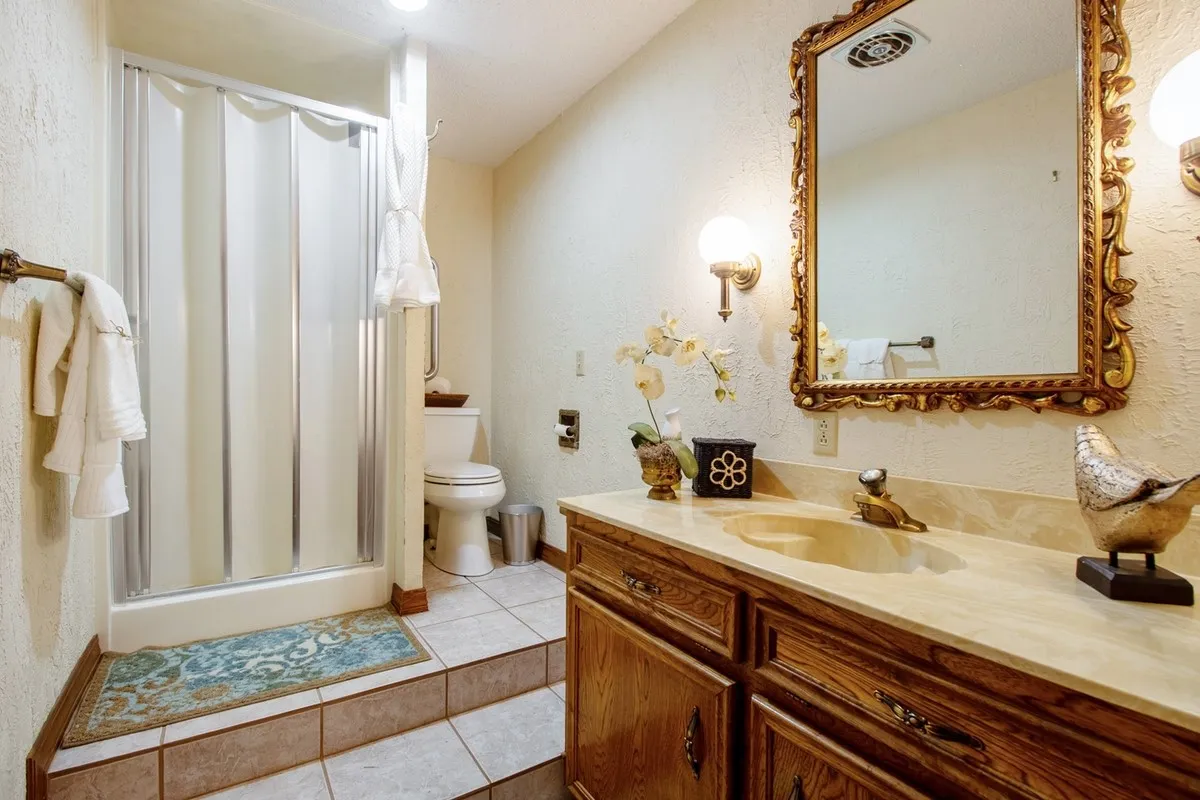 Farm For Sale in Kaufman County , 5154 Fogleman Road, Kemp, Texas 75143, 3 Bedrooms, 3 Bathrooms, 2 Garage spaces, 2,996 Sqft, built in 1981, Price $1,573,000, mls#21287330, Real Estate Agent in Kemp, Homes For Sale in Kaufman county, Homes For Sale in Kemp, Realtor in Kemp Texas, Real Estate Brokerage Independent Realty Texas, Luminita Cordes Realtor