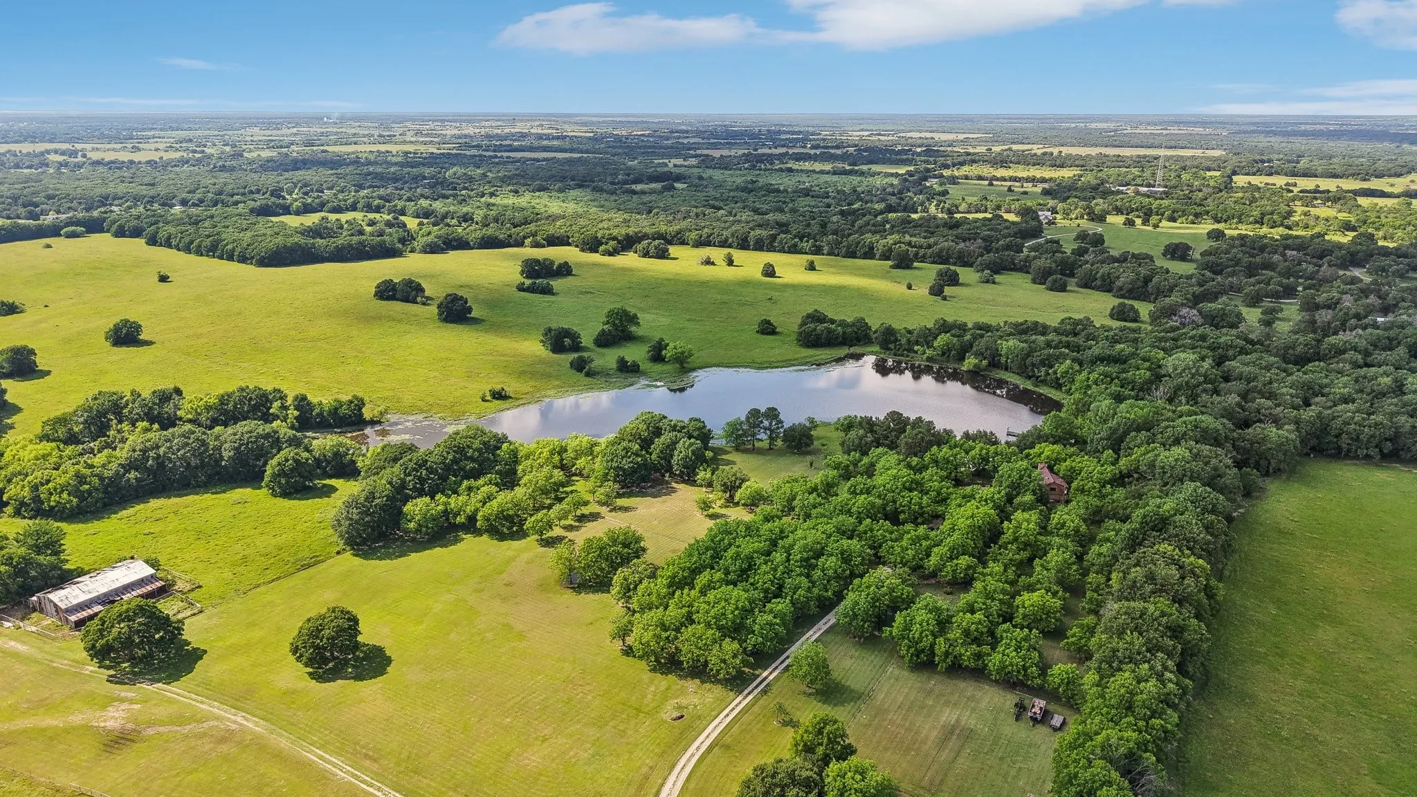Farm For Sale in Kaufman County , 5154 Fogleman Road, Kemp, Texas 75143, 3 Bedrooms, 3 Bathrooms, 2 Garage spaces, 2,996 Sqft, built in 1981, Price $1,573,000, mls#21287330, Real Estate Agent in Kemp, Homes For Sale in Kaufman county, Homes For Sale in Kemp, Realtor in Kemp Texas, Real Estate Brokerage Independent Realty Texas, Luminita Cordes Realtor