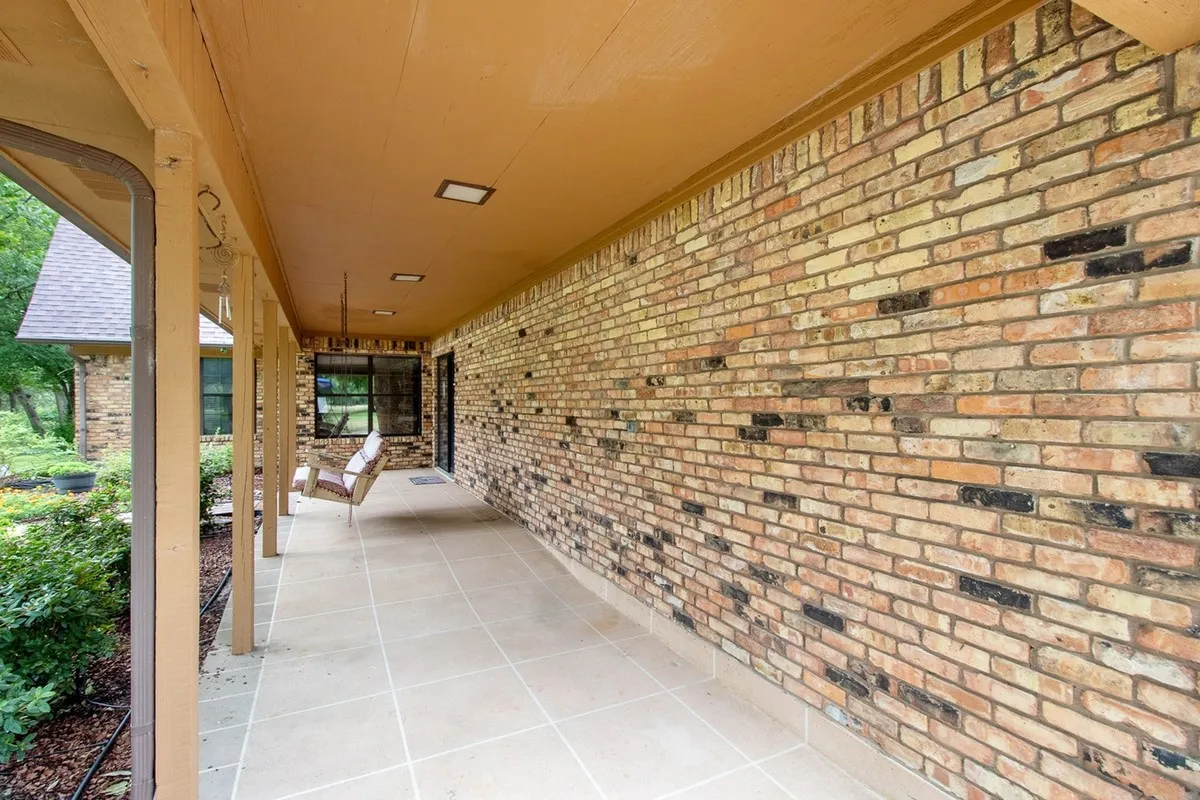 Farm For Sale in Kaufman County , 5154 Fogleman Road, Kemp, Texas 75143, 3 Bedrooms, 3 Bathrooms, 2 Garage spaces, 2,996 Sqft, built in 1981, Price $1,573,000, mls#21287330, Real Estate Agent in Kemp, Homes For Sale in Kaufman county, Homes For Sale in Kemp, Realtor in Kemp Texas, Real Estate Brokerage Independent Realty Texas, Luminita Cordes Realtor