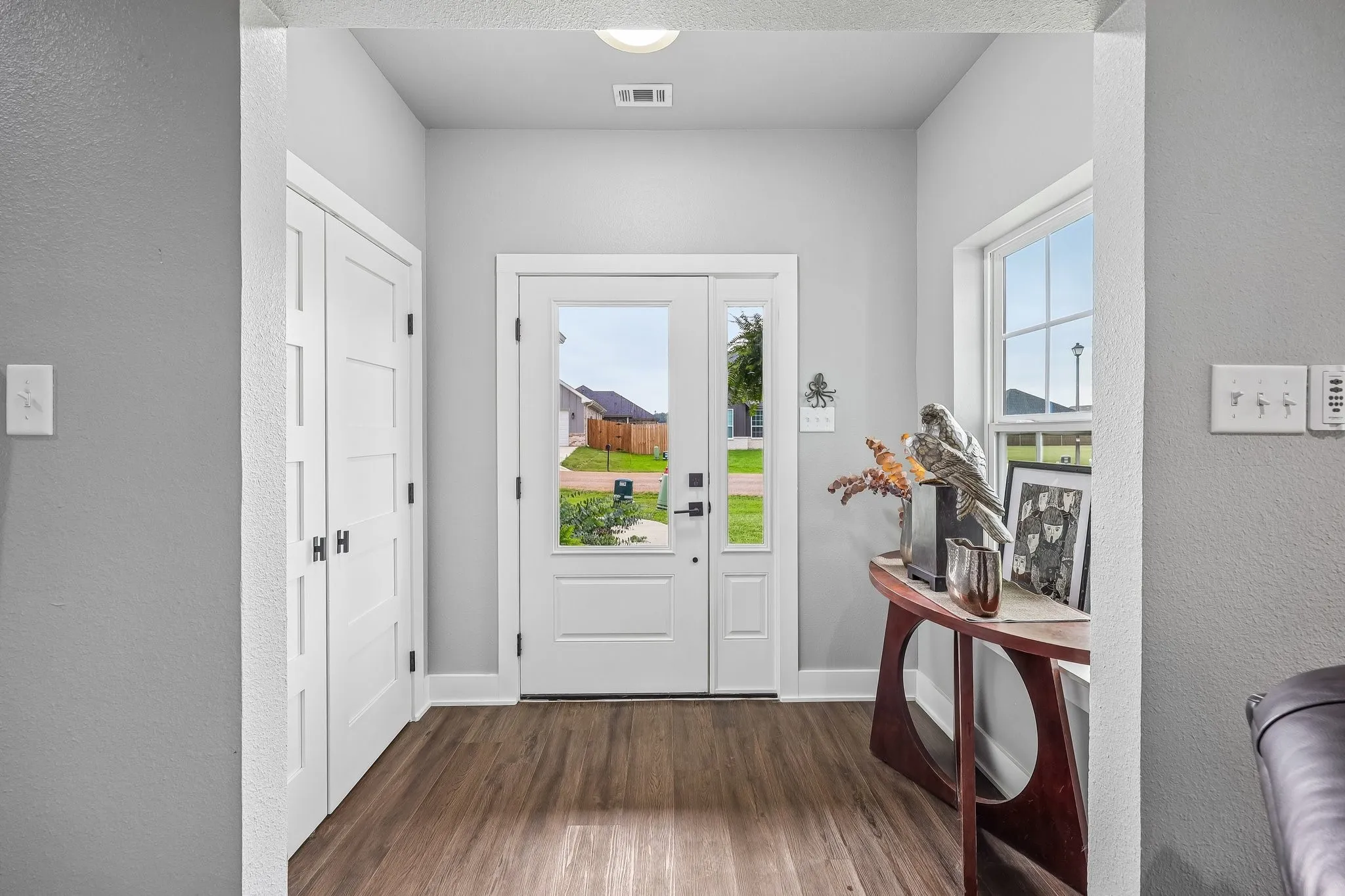 Single Family Residence For Sale in Kaufman County , 116 E Bexar Street, Mabank, Texas 75147, 3 Bedroom, 2 Bathroom, 2 Garage spaces, 1,721 Sqft, built in 2021, mls#21291817, Real Estate Agent in Mabank, Homes For Sale in Kaufman county, Homes For Sale in Mabank, Realtor in Mabank Texas, Real Estate Brokerage Independent Realty Texas, Luminita Cordes Realtor