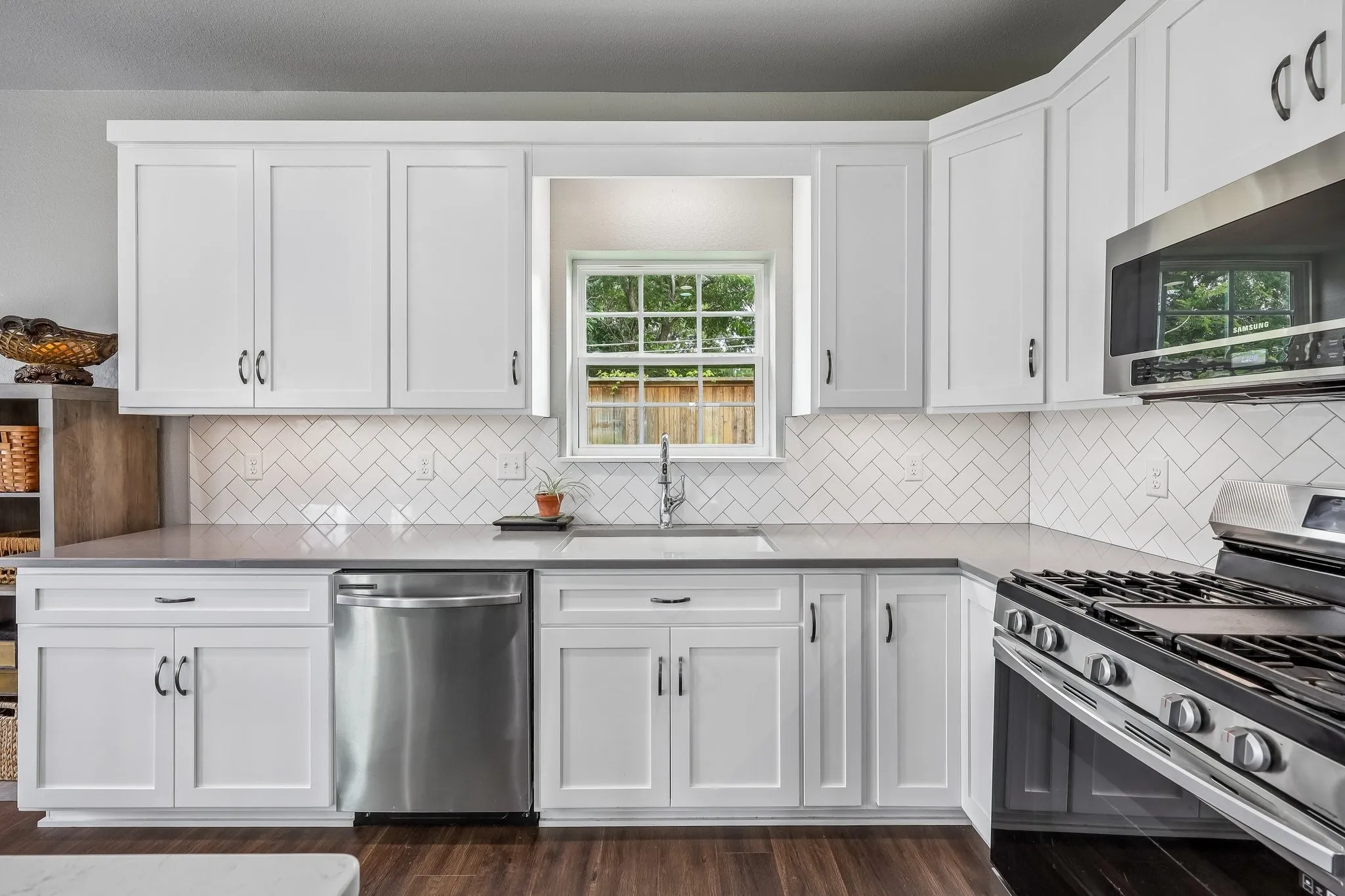 Single Family Residence For Sale in Kaufman County , 116 E Bexar Street, Mabank, Texas 75147, 3 Bedroom, 2 Bathroom, 2 Garage spaces, 1,721 Sqft, built in 2021, mls#21291817, Real Estate Agent in Mabank, Homes For Sale in Kaufman county, Homes For Sale in Mabank, Realtor in Mabank Texas, Real Estate Brokerage Independent Realty Texas, Luminita Cordes Realtor