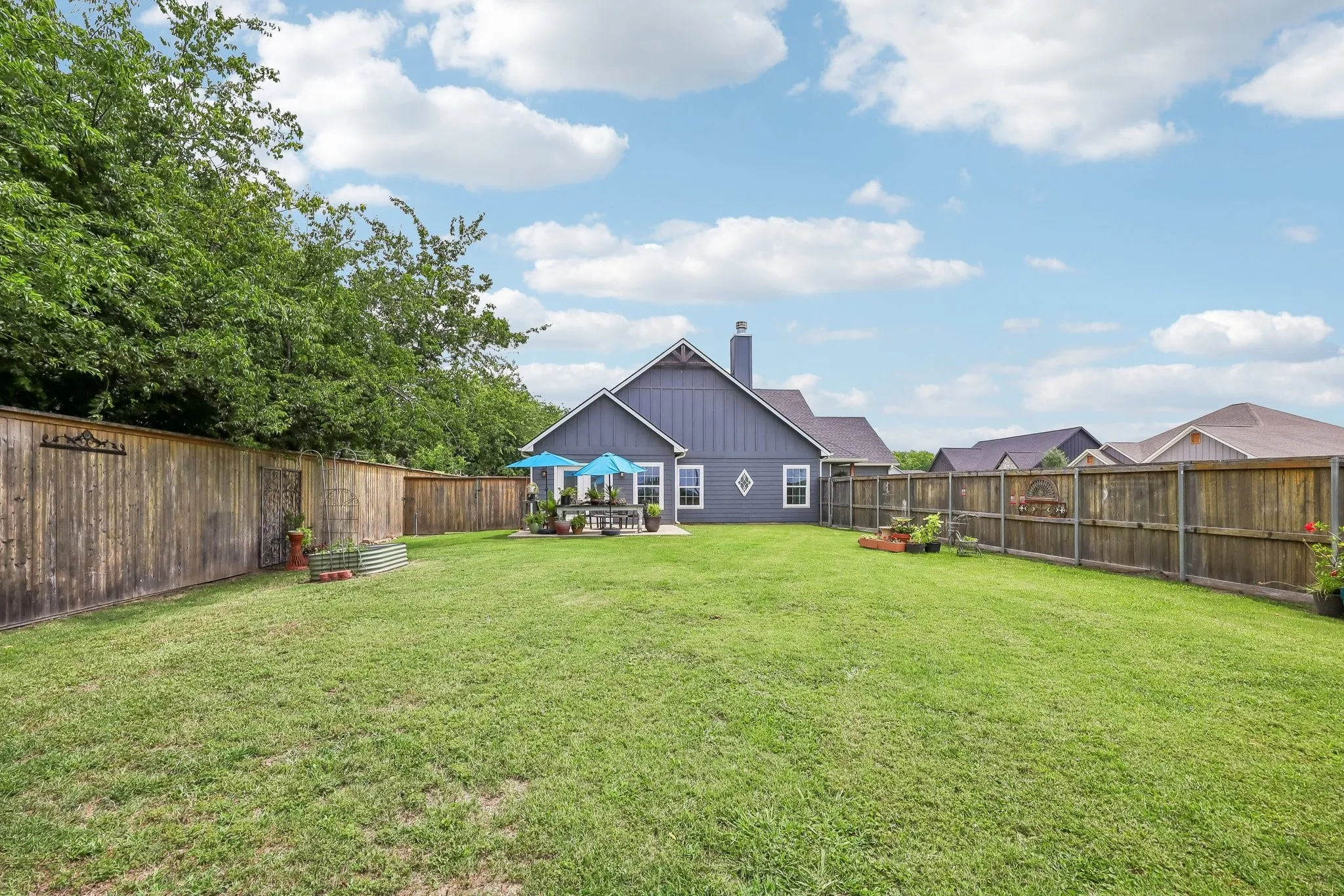 Plenty of room to consider a pool, outdoor kitchen, workshop, pad for a boat, garden, greenhouse, or separate play area
