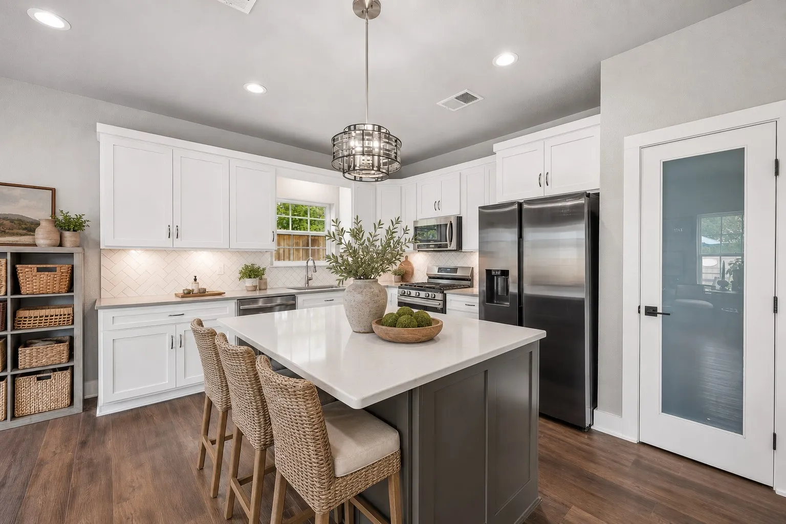 Single Family Residence For Sale in Kaufman County , 116 E Bexar Street, Mabank, Texas 75147, 3 Bedroom, 2 Bathroom, 2 Garage spaces, 1,721 Sqft, built in 2021, mls#21291817, Real Estate Agent in Mabank, Homes For Sale in Kaufman county, Homes For Sale in Mabank, Realtor in Mabank Texas, Real Estate Brokerage Independent Realty Texas, Luminita Cordes Realtor