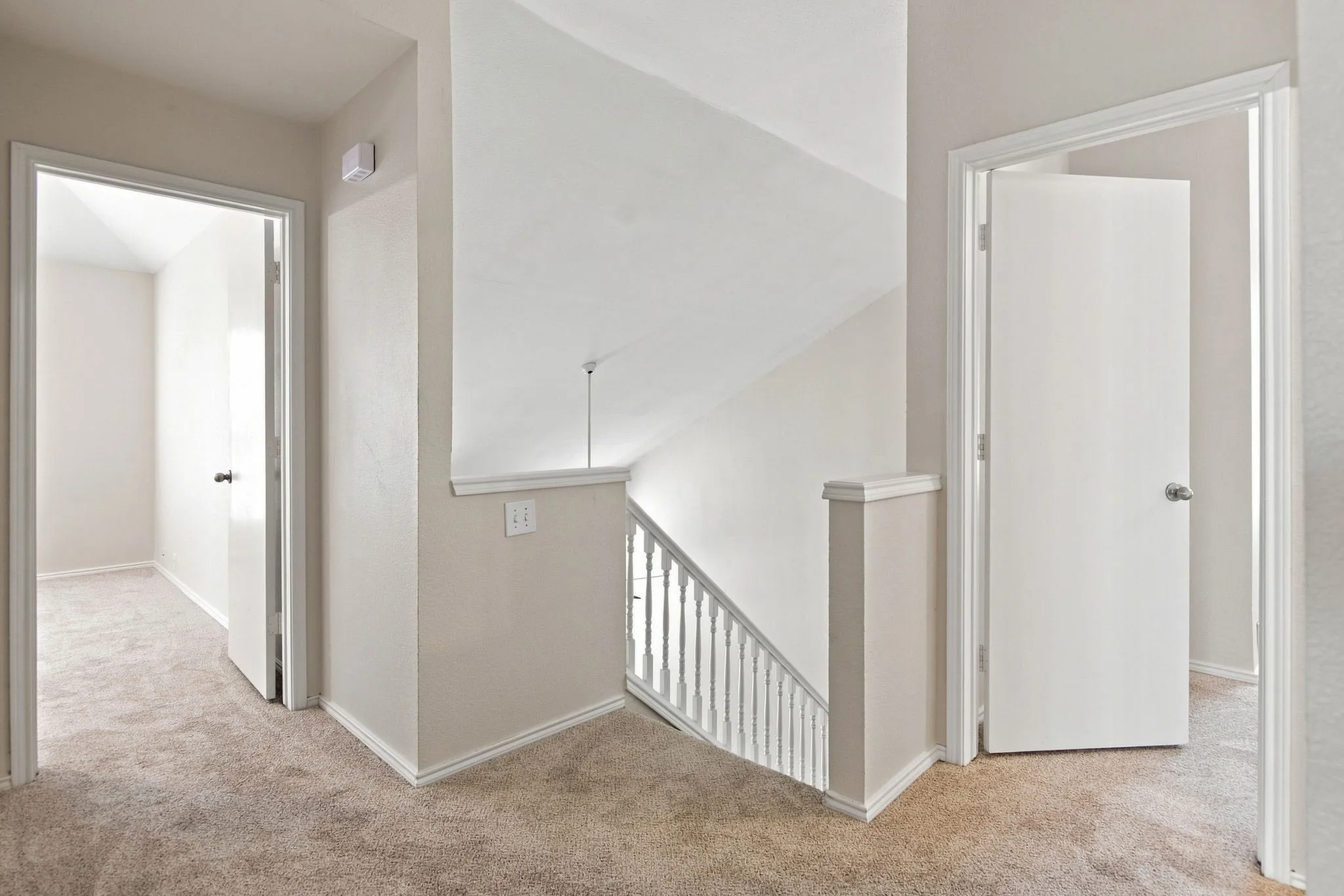 Single Family Residence For Rent in Tarrant County , 7212 Crabtree Lane, North Richland Hills, Texas 76182, 3 Bedroom, 3 Bathroom, 2 Garage spaces, 1,949 Sqft, built in 1994, mls#21291893, Real Estate Agent in North Richland Hills, Homes For Rent in Tarrant county, Homes For Rent in North Richland Hills, Realtor in North Richland Hills Texas, Real Estate Brokerage Independent Realty Texas, Luminita Cordes Realtor