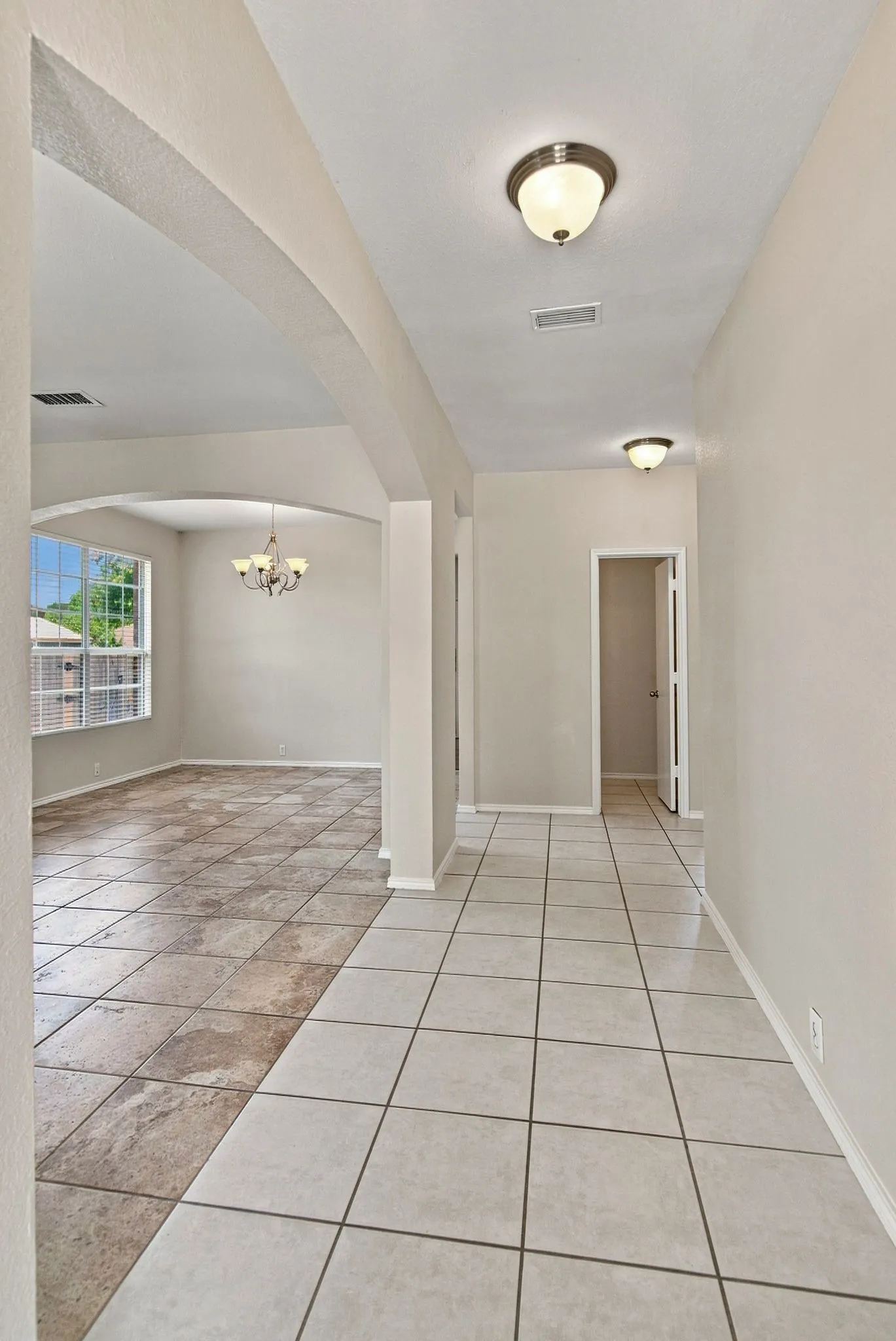Single Family Residence For Rent in Tarrant County , 7212 Crabtree Lane, North Richland Hills, Texas 76182, 3 Bedroom, 3 Bathroom, 2 Garage spaces, 1,949 Sqft, built in 1994, mls#21291893, Real Estate Agent in North Richland Hills, Homes For Rent in Tarrant county, Homes For Rent in North Richland Hills, Realtor in North Richland Hills Texas, Real Estate Brokerage Independent Realty Texas, Luminita Cordes Realtor