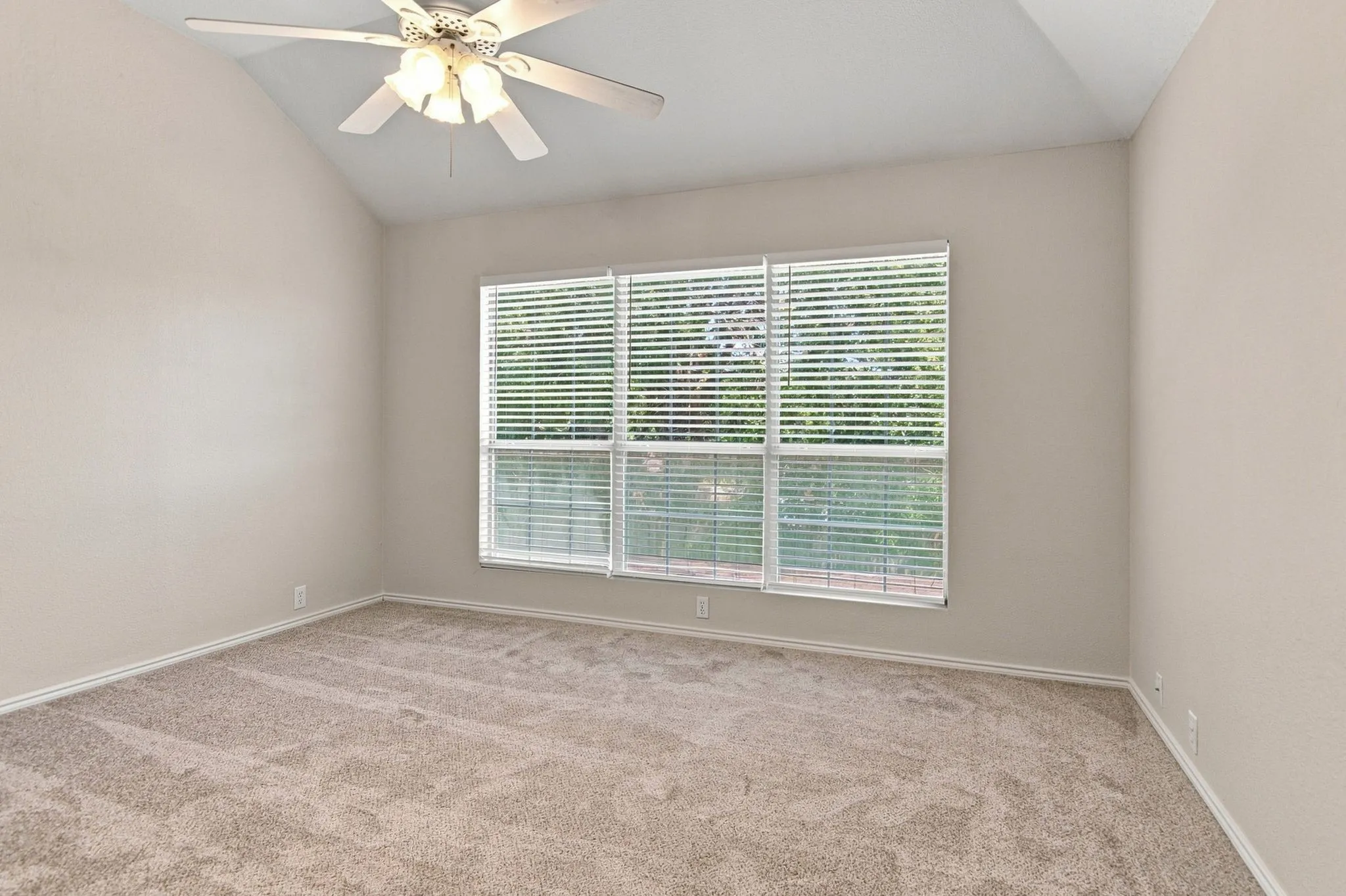 Single Family Residence For Rent in Tarrant County , 7212 Crabtree Lane, North Richland Hills, Texas 76182, 3 Bedroom, 3 Bathroom, 2 Garage spaces, 1,949 Sqft, built in 1994, mls#21291893, Real Estate Agent in North Richland Hills, Homes For Rent in Tarrant county, Homes For Rent in North Richland Hills, Realtor in North Richland Hills Texas, Real Estate Brokerage Independent Realty Texas, Luminita Cordes Realtor