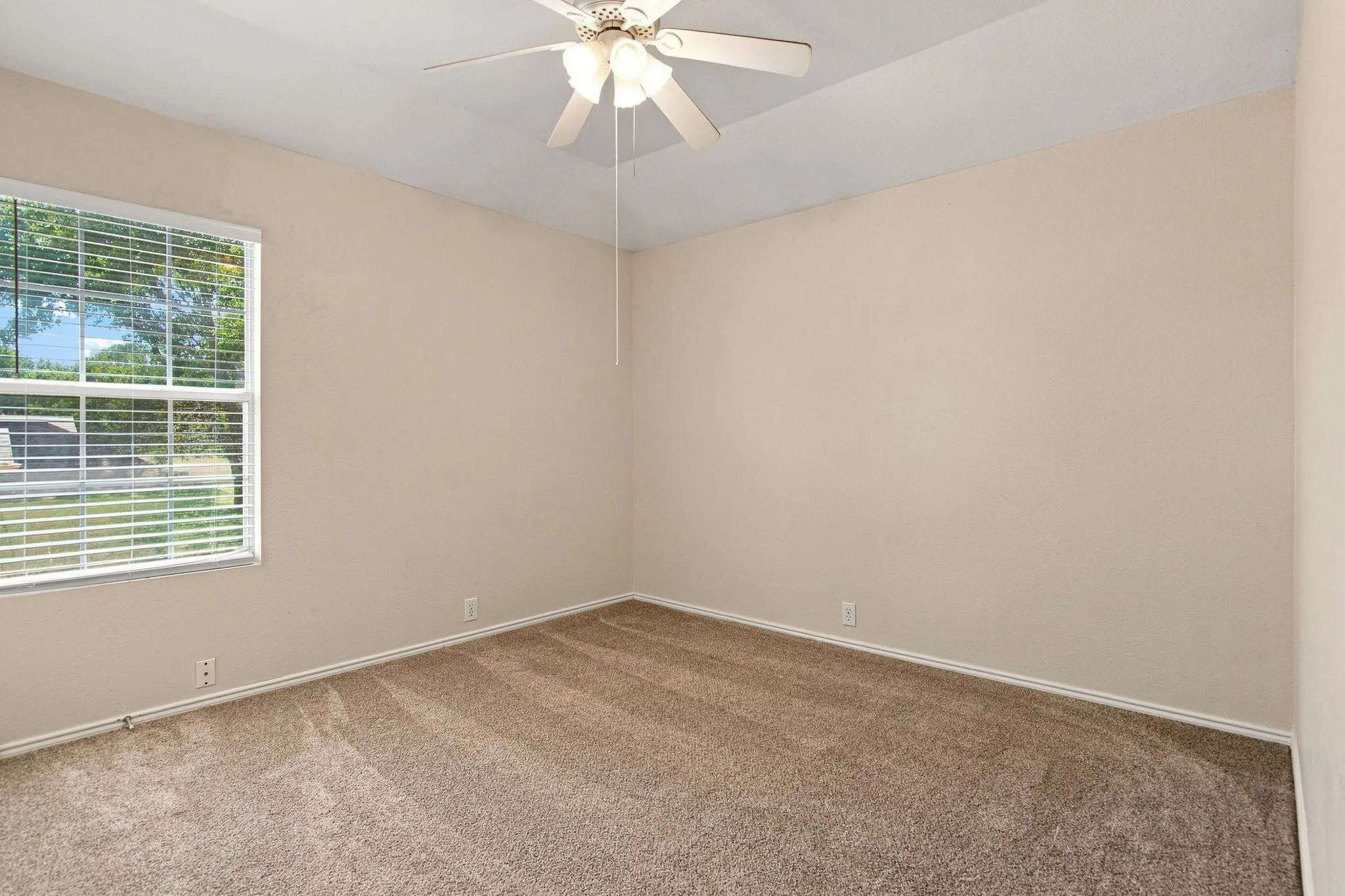Single Family Residence For Rent in Tarrant County , 7212 Crabtree Lane, North Richland Hills, Texas 76182, 3 Bedroom, 3 Bathroom, 2 Garage spaces, 1,949 Sqft, built in 1994, mls#21291893, Real Estate Agent in North Richland Hills, Homes For Rent in Tarrant county, Homes For Rent in North Richland Hills, Realtor in North Richland Hills Texas, Real Estate Brokerage Independent Realty Texas, Luminita Cordes Realtor