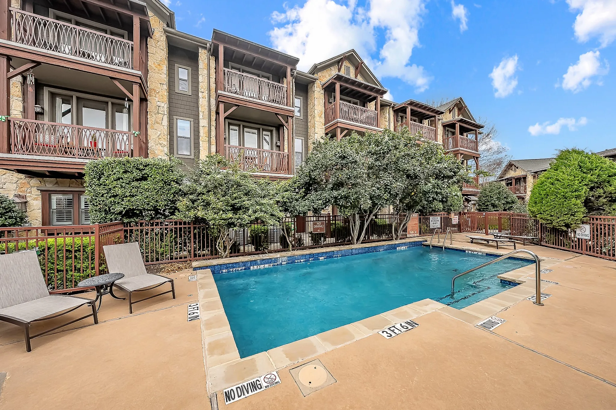 Townhouse For Rent in Dallas County , 6350 Oriole Drive, Dallas, Texas 75209, 3 Bedroom, 4 Bathroom, 2 Garage spaces, 1,948 Sqft, built in 2006, mls#21292120, Real Estate Agent in Dallas, Homes For Rent in Dallas county, Homes For Rent in Dallas, Realtor in Dallas Texas, Real Estate Brokerage Independent Realty Texas, Luminita Cordes Realtor