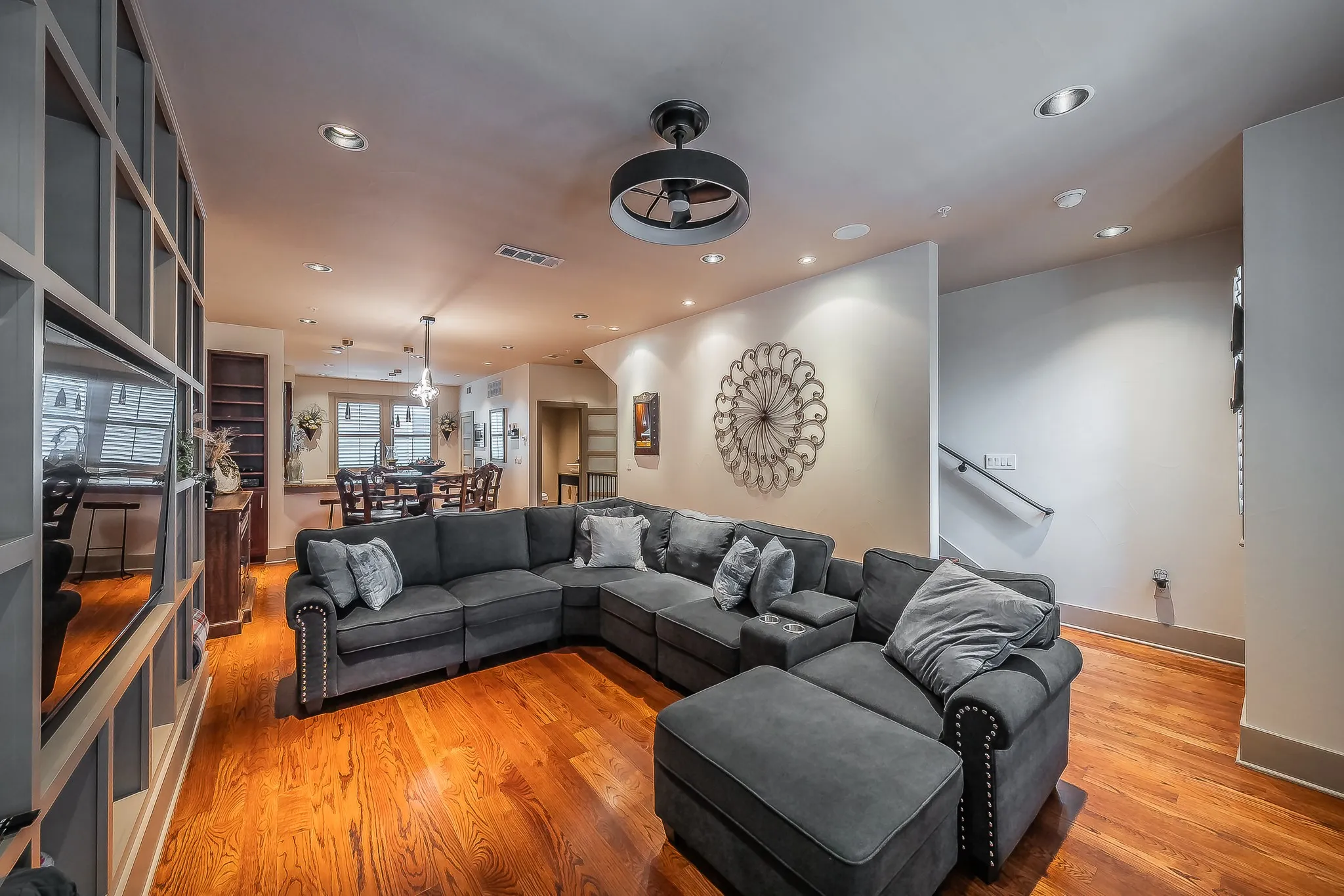 Townhouse For Rent in Dallas County , 6350 Oriole Drive, Dallas, Texas 75209, 3 Bedroom, 4 Bathroom, 2 Garage spaces, 1,948 Sqft, built in 2006, mls#21292120, Real Estate Agent in Dallas, Homes For Rent in Dallas county, Homes For Rent in Dallas, Realtor in Dallas Texas, Real Estate Brokerage Independent Realty Texas, Luminita Cordes Realtor