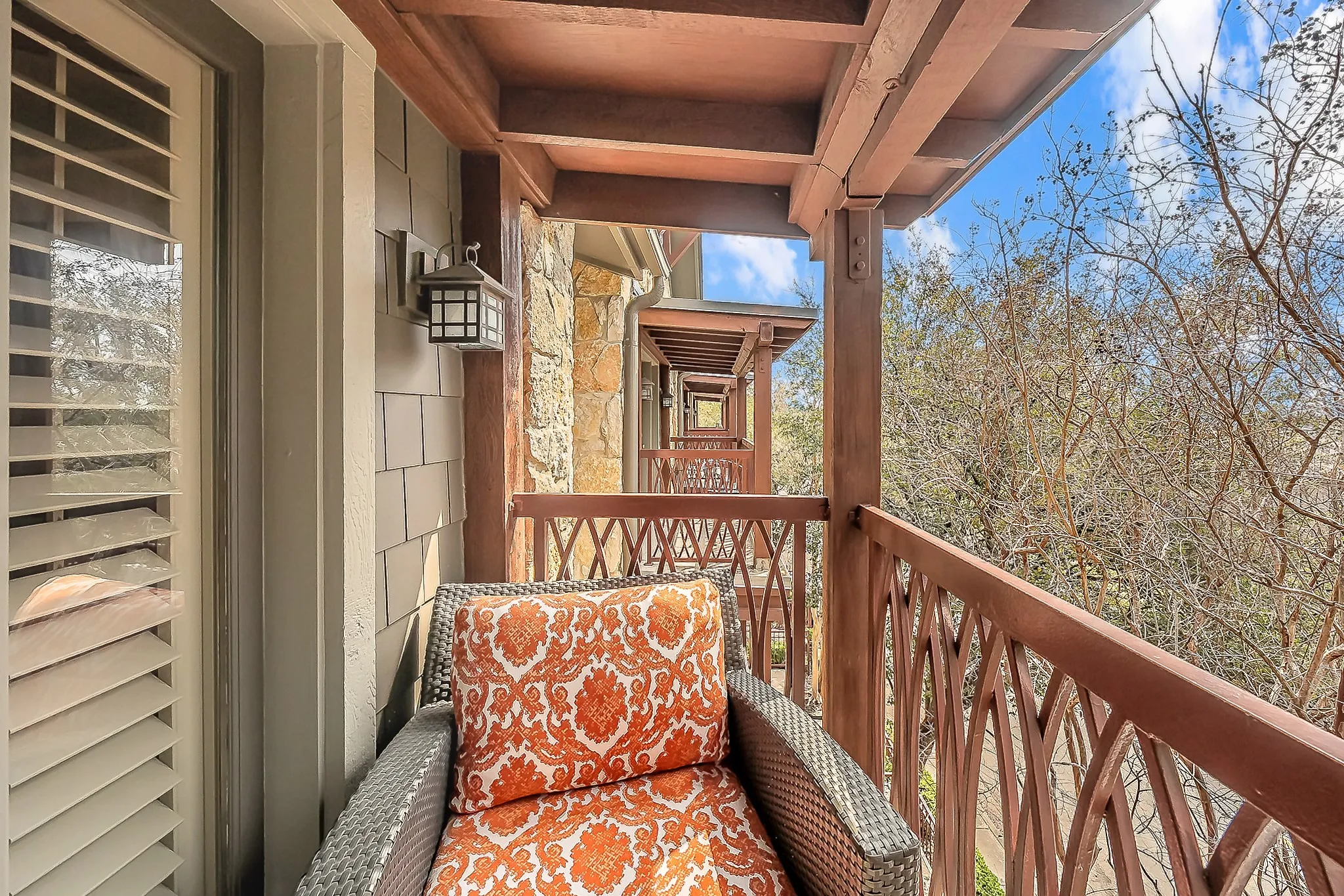 Townhouse For Rent in Dallas County , 6350 Oriole Drive, Dallas, Texas 75209, 3 Bedroom, 4 Bathroom, 2 Garage spaces, 1,948 Sqft, built in 2006, mls#21292120, Real Estate Agent in Dallas, Homes For Rent in Dallas county, Homes For Rent in Dallas, Realtor in Dallas Texas, Real Estate Brokerage Independent Realty Texas, Luminita Cordes Realtor