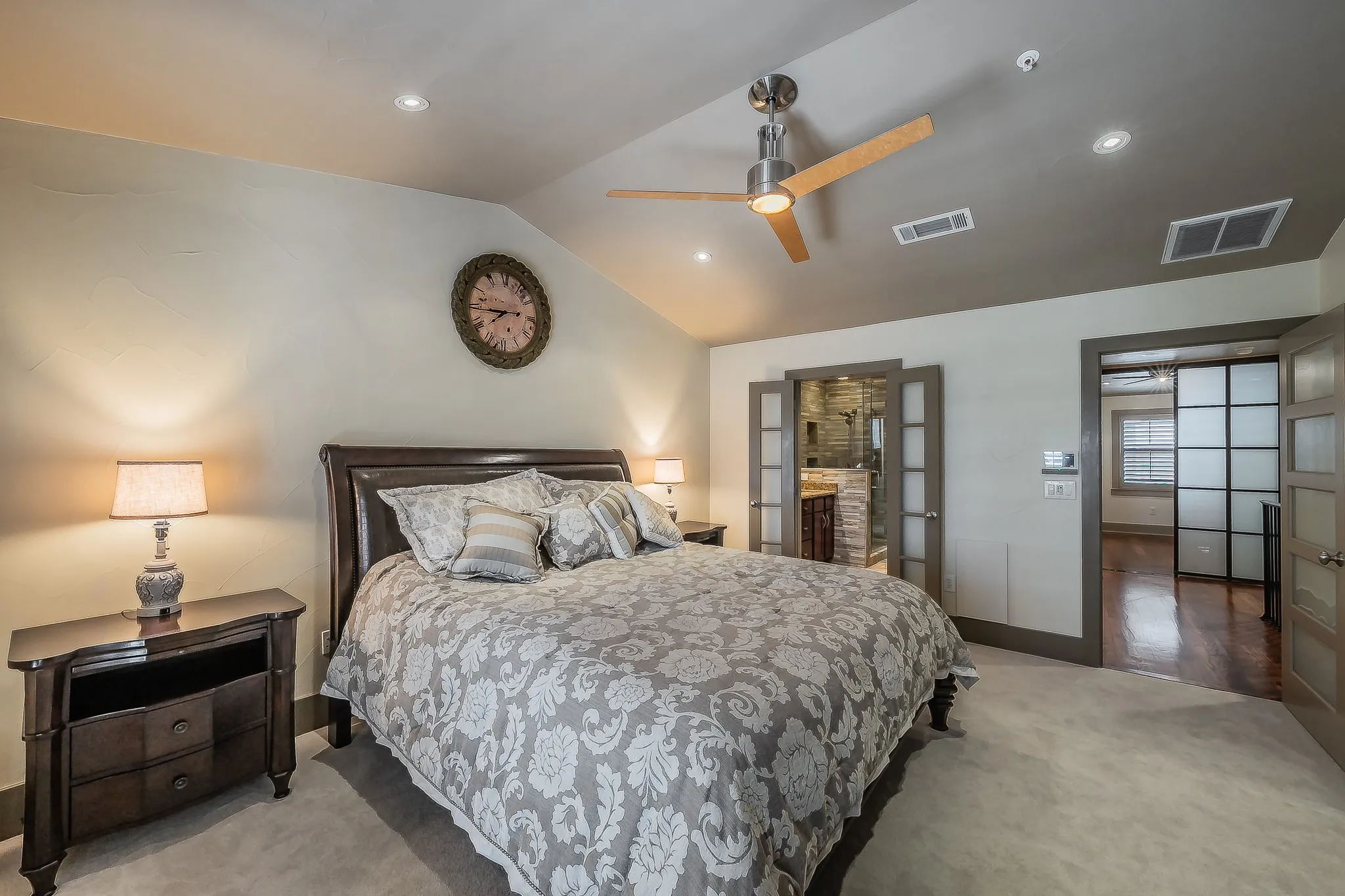 Townhouse For Rent in Dallas County , 6350 Oriole Drive, Dallas, Texas 75209, 3 Bedroom, 4 Bathroom, 2 Garage spaces, 1,948 Sqft, built in 2006, mls#21292120, Real Estate Agent in Dallas, Homes For Rent in Dallas county, Homes For Rent in Dallas, Realtor in Dallas Texas, Real Estate Brokerage Independent Realty Texas, Luminita Cordes Realtor