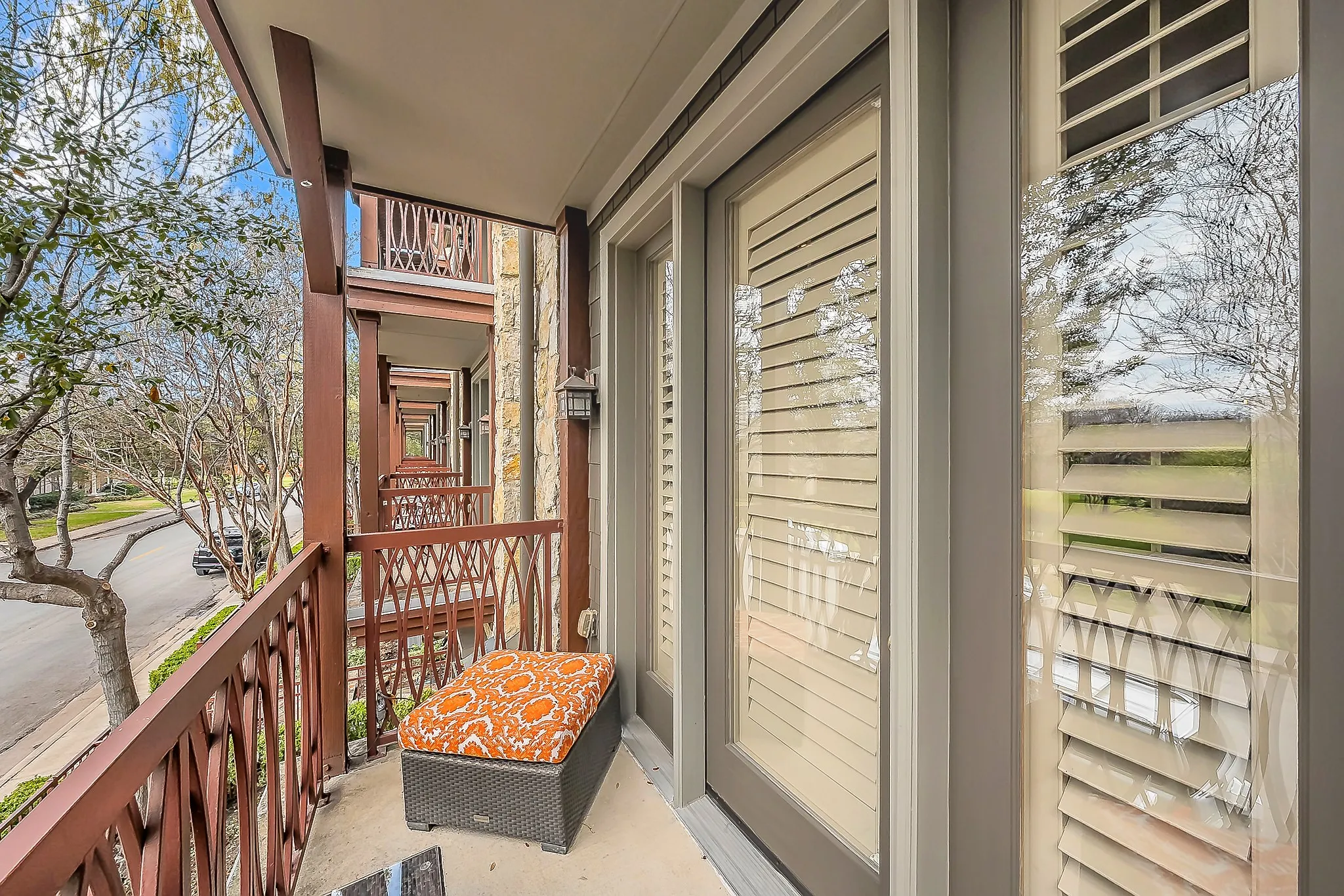 Townhouse For Rent in Dallas County , 6350 Oriole Drive, Dallas, Texas 75209, 3 Bedroom, 4 Bathroom, 2 Garage spaces, 1,948 Sqft, built in 2006, mls#21292120, Real Estate Agent in Dallas, Homes For Rent in Dallas county, Homes For Rent in Dallas, Realtor in Dallas Texas, Real Estate Brokerage Independent Realty Texas, Luminita Cordes Realtor