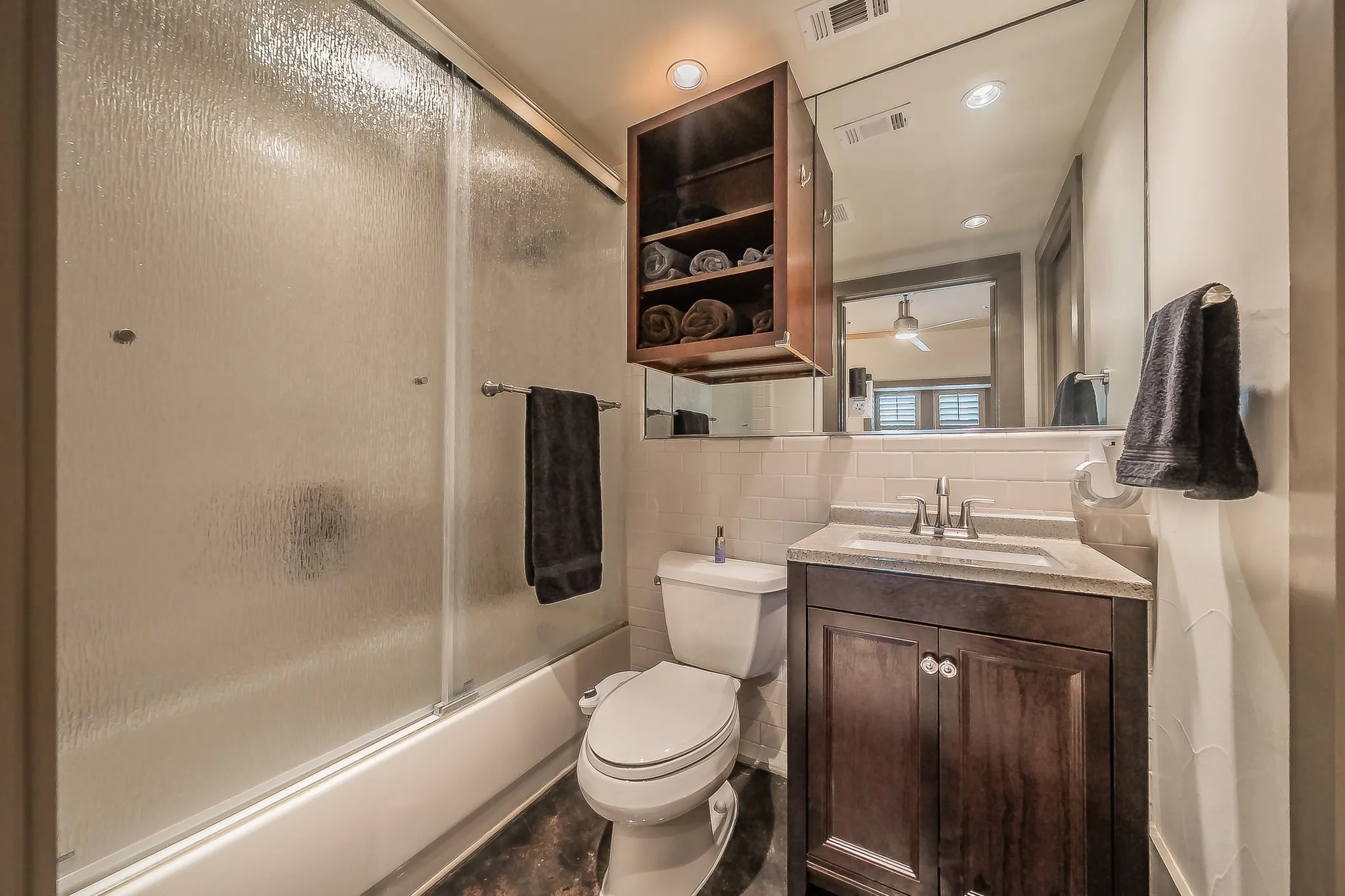 Townhouse For Rent in Dallas County , 6350 Oriole Drive, Dallas, Texas 75209, 3 Bedroom, 4 Bathroom, 2 Garage spaces, 1,948 Sqft, built in 2006, mls#21292120, Real Estate Agent in Dallas, Homes For Rent in Dallas county, Homes For Rent in Dallas, Realtor in Dallas Texas, Real Estate Brokerage Independent Realty Texas, Luminita Cordes Realtor