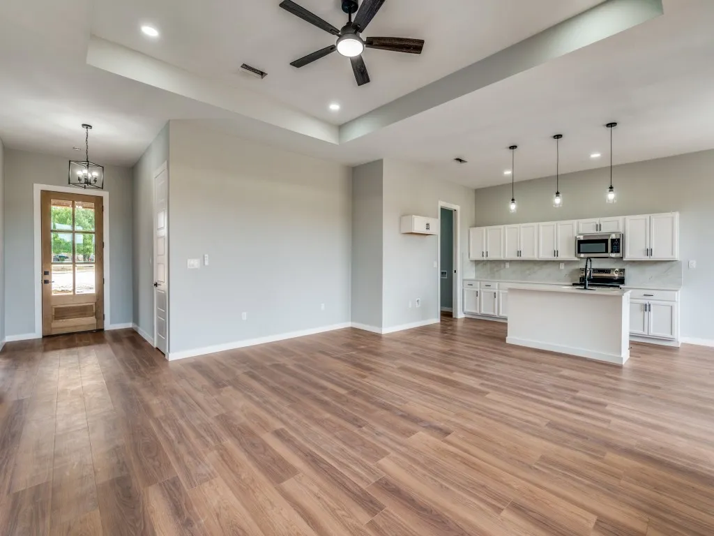 Single Family Residence For Sale in Comanche County , 856 Buck Board Drive, De Leon, Texas 76444, 3 Bedroom, 2 Bathroom, 2 Garage spaces, 1,667 Sqft, built in 2025, mls#21292114, Real Estate Agent in De Leon, Homes For Sale in Comanche county, Homes For Sale in De Leon, Realtor in De Leon Texas, Real Estate Brokerage Independent Realty Texas, Luminita Cordes Realtor