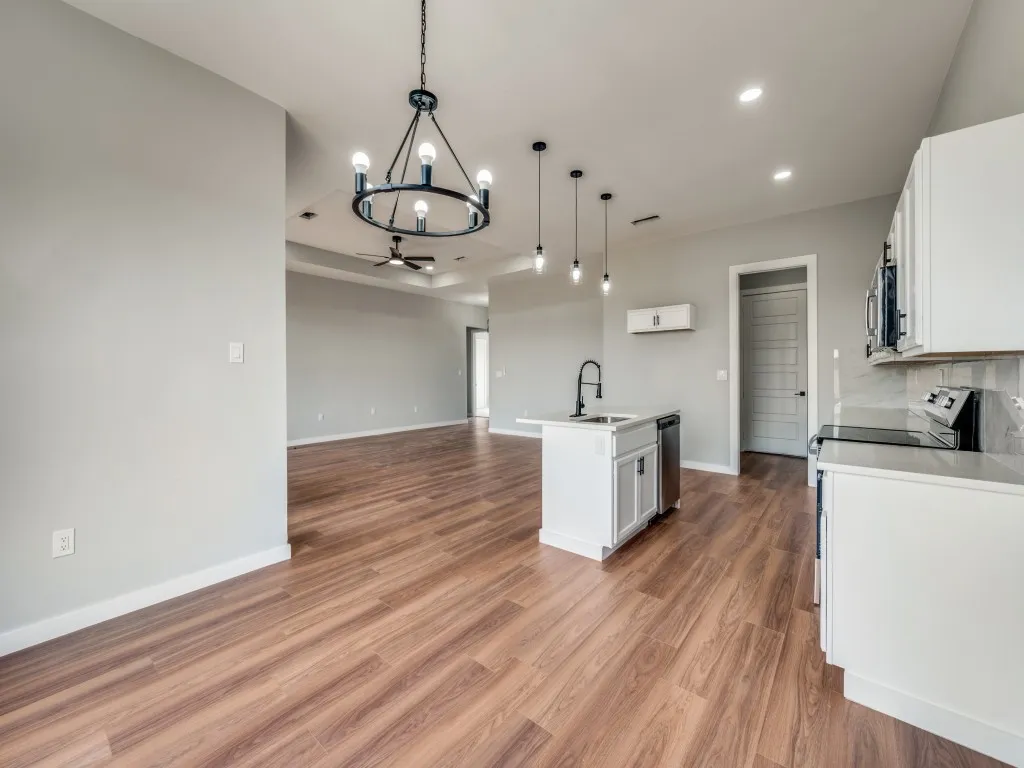 Single Family Residence For Sale in Comanche County , 856 Buck Board Drive, De Leon, Texas 76444, 3 Bedroom, 2 Bathroom, 2 Garage spaces, 1,667 Sqft, built in 2025, mls#21292114, Real Estate Agent in De Leon, Homes For Sale in Comanche county, Homes For Sale in De Leon, Realtor in De Leon Texas, Real Estate Brokerage Independent Realty Texas, Luminita Cordes Realtor