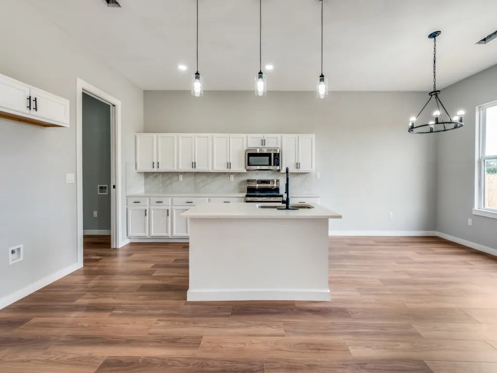 Single Family Residence For Sale in Comanche County , 856 Buck Board Drive, De Leon, Texas 76444, 3 Bedroom, 2 Bathroom, 2 Garage spaces, 1,667 Sqft, built in 2025, mls#21292114, Real Estate Agent in De Leon, Homes For Sale in Comanche county, Homes For Sale in De Leon, Realtor in De Leon Texas, Real Estate Brokerage Independent Realty Texas, Luminita Cordes Realtor