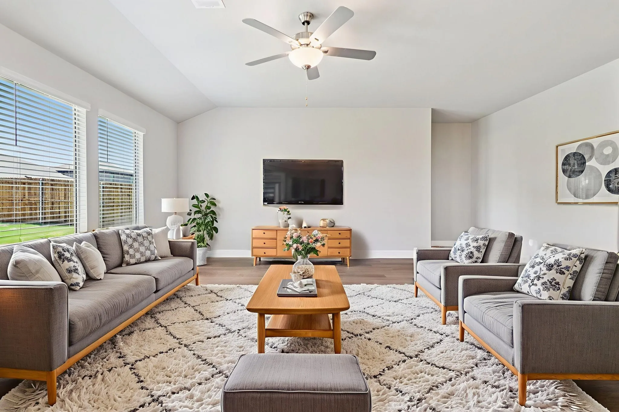  Photo is not of the actual home, but is an inspirational photo of builder’s model home and may depict options, furnishings, and/or decorator features that are not included.
