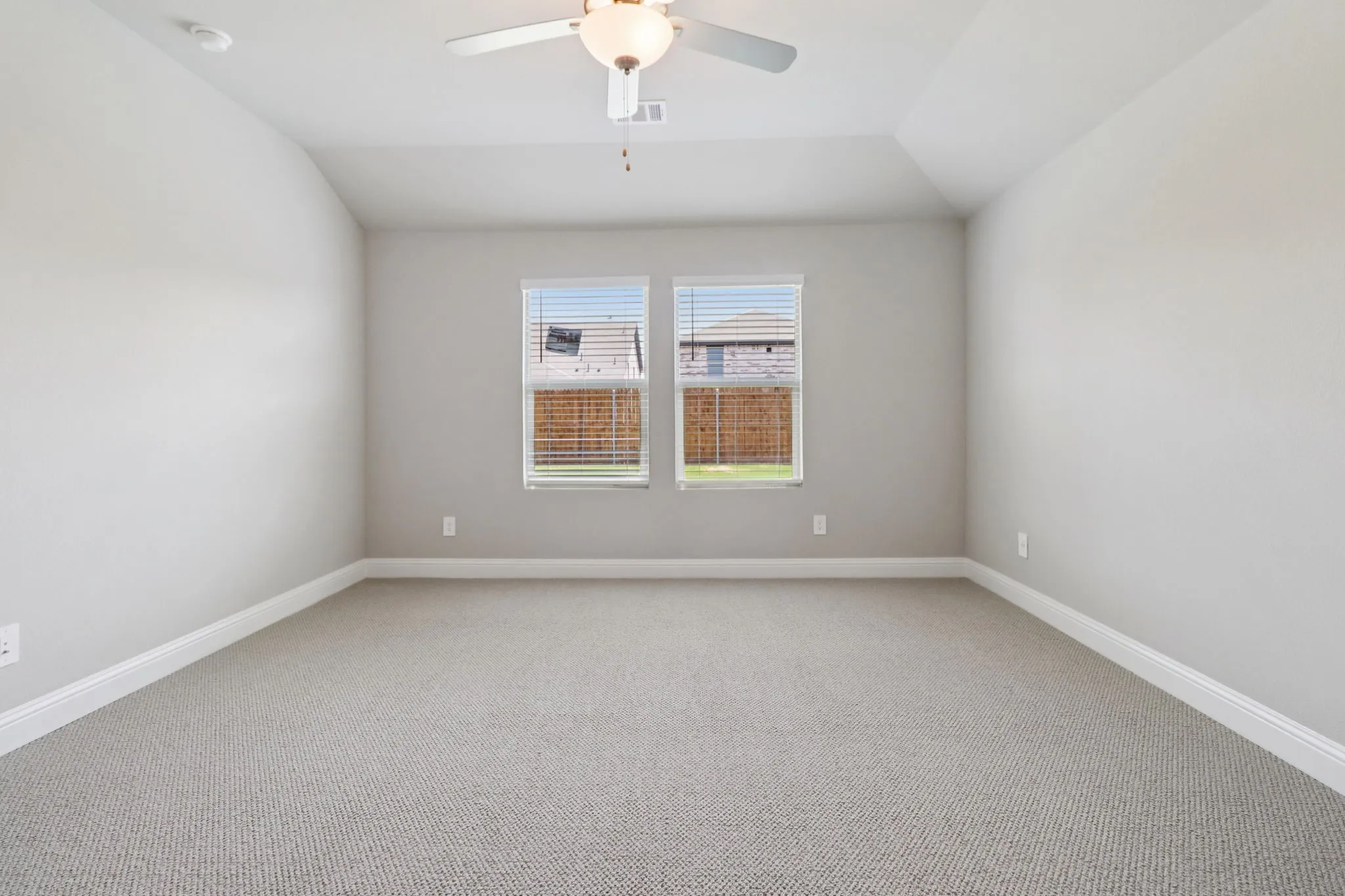  Photo is not of the actual home, but is an inspirational photo of builder’s model home and may depict options, furnishings, and/or decorator features that are not included.
