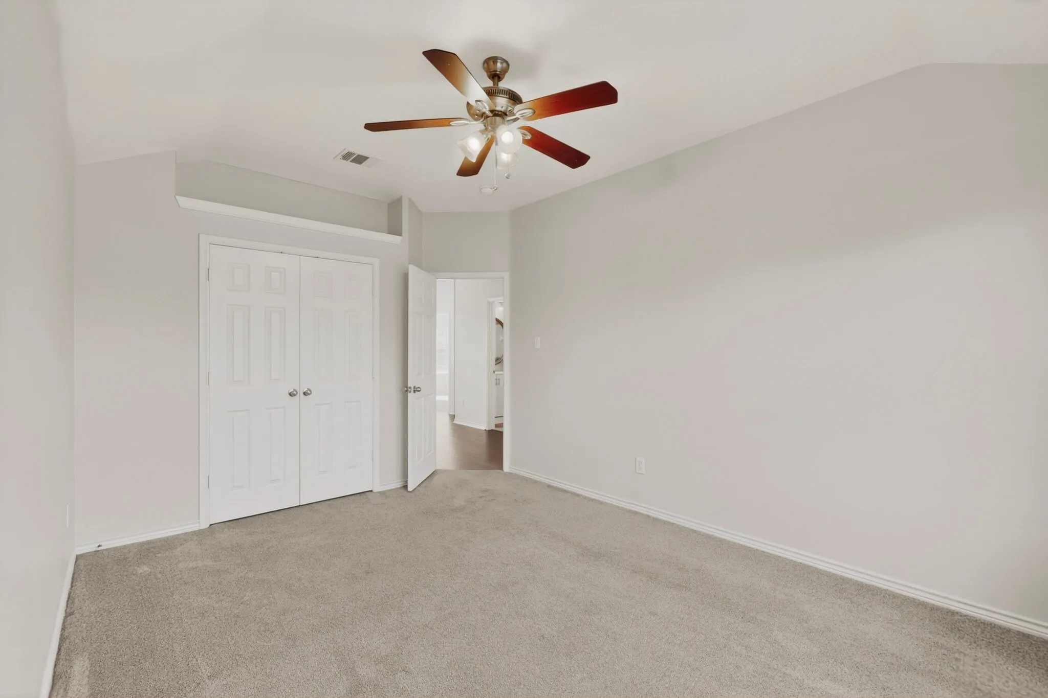 Single Family Residence For Sale in Rockwall County , 2837 Cobblestone Drive, Rockwall, Texas 75087, 4 Bedrooms, 3 Bathrooms, 2 Garage spaces, 2,846 Sqft, built in 2004, Price $455,000, mls#21287918, Real Estate Agent in Rockwall, Homes For Sale in Rockwall county, Homes For Sale in Rockwall, Realtor in Rockwall Texas, Real Estate Brokerage Independent Realty Texas, Luminita Cordes Realtor