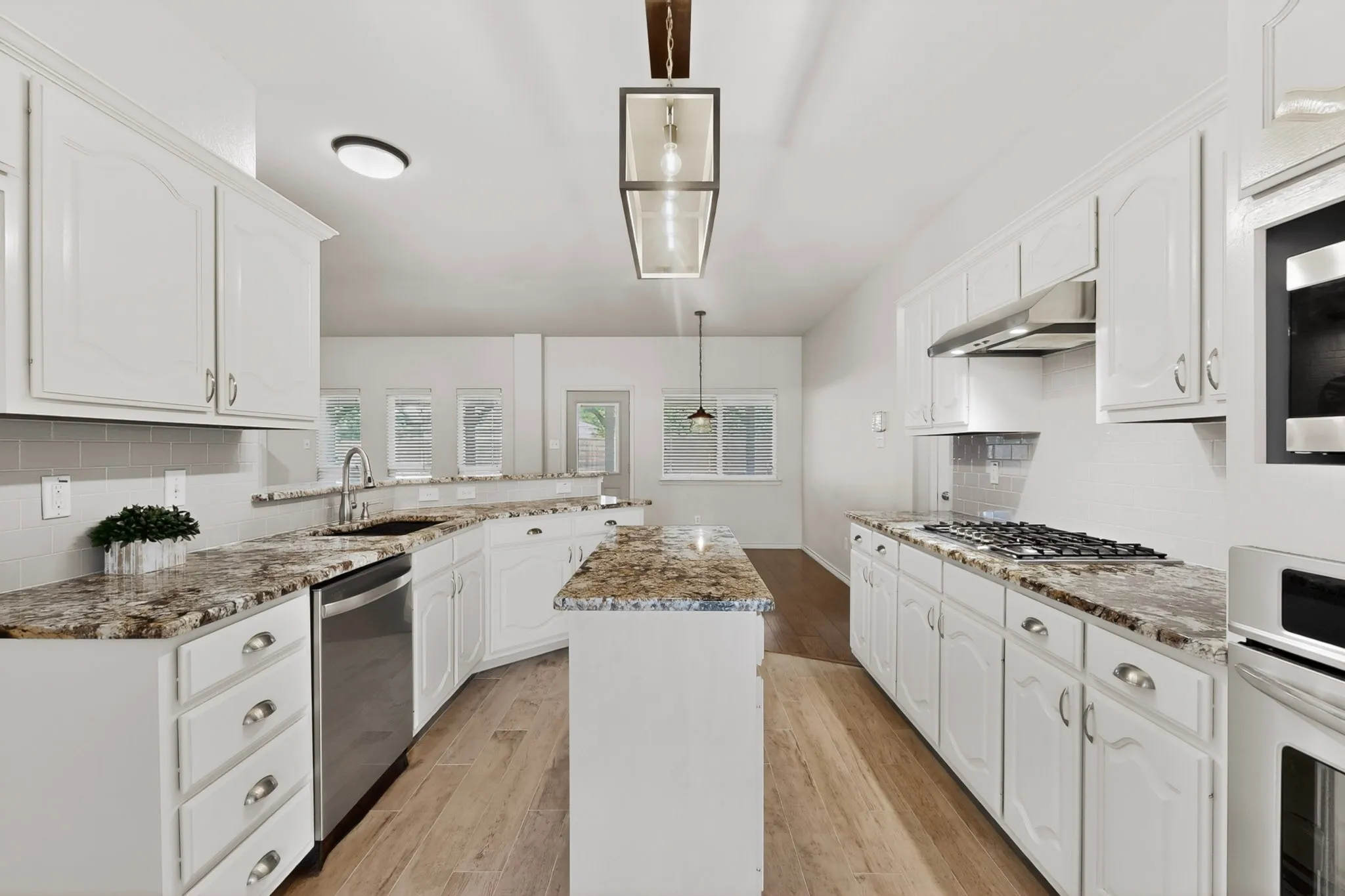 Single Family Residence For Sale in Rockwall County , 2837 Cobblestone Drive, Rockwall, Texas 75087, 4 Bedrooms, 3 Bathrooms, 2 Garage spaces, 2,846 Sqft, built in 2004, Price $455,000, mls#21287918, Real Estate Agent in Rockwall, Homes For Sale in Rockwall county, Homes For Sale in Rockwall, Realtor in Rockwall Texas, Real Estate Brokerage Independent Realty Texas, Luminita Cordes Realtor