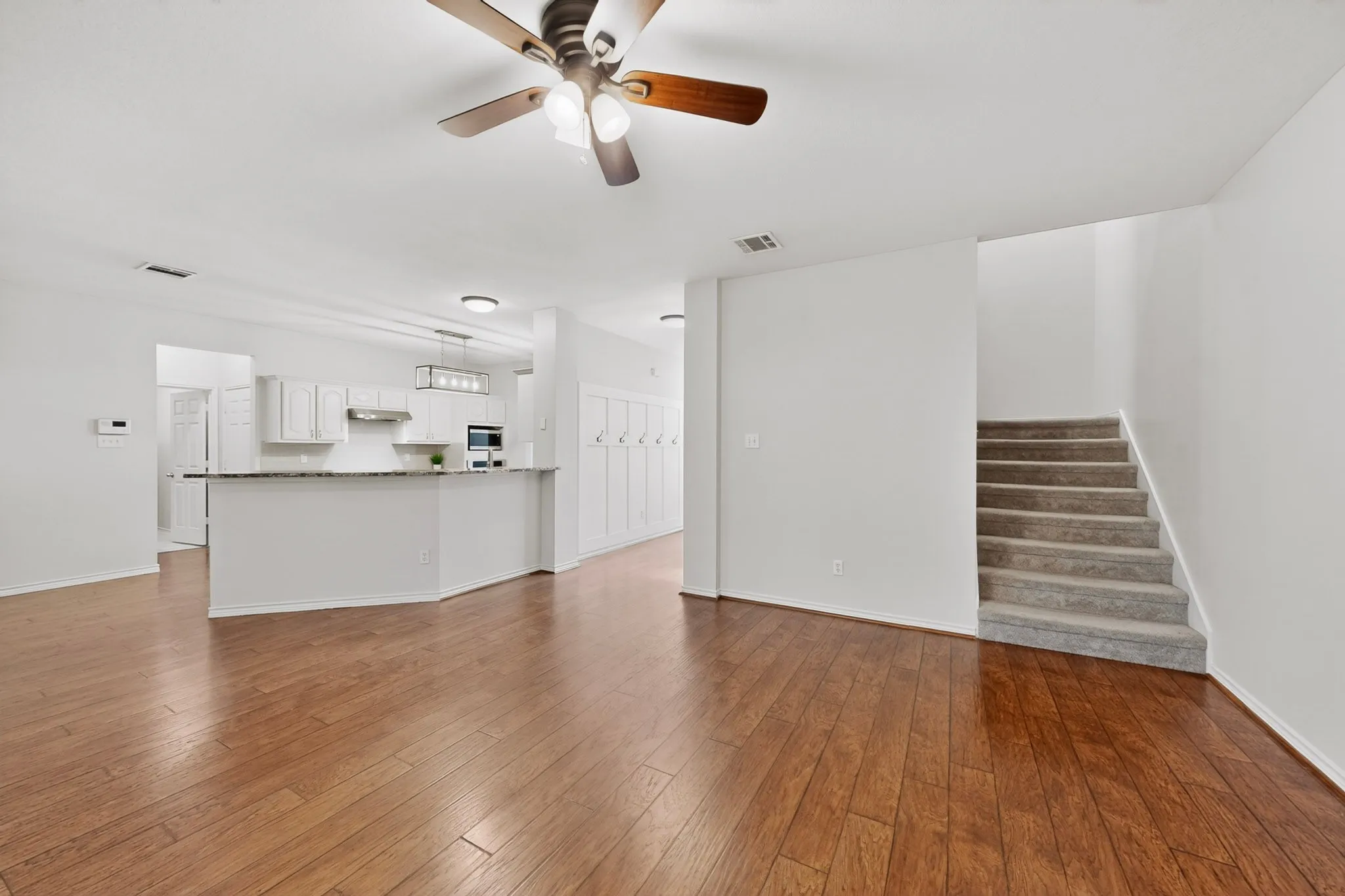 Single Family Residence For Sale in Rockwall County , 2837 Cobblestone Drive, Rockwall, Texas 75087, 4 Bedrooms, 3 Bathrooms, 2 Garage spaces, 2,846 Sqft, built in 2004, Price $455,000, mls#21287918, Real Estate Agent in Rockwall, Homes For Sale in Rockwall county, Homes For Sale in Rockwall, Realtor in Rockwall Texas, Real Estate Brokerage Independent Realty Texas, Luminita Cordes Realtor
